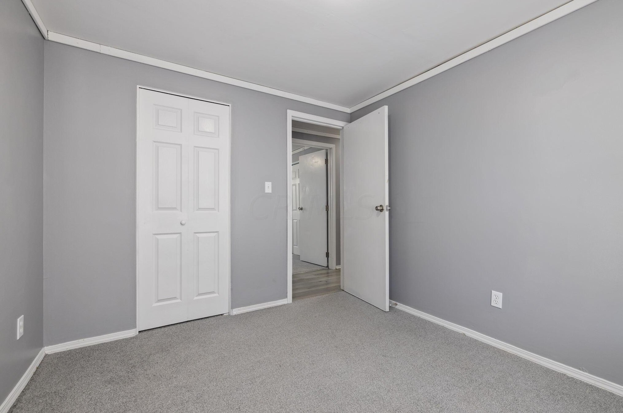 1670 Holw Run Dr, Columbus OH 43223-3413 exterior