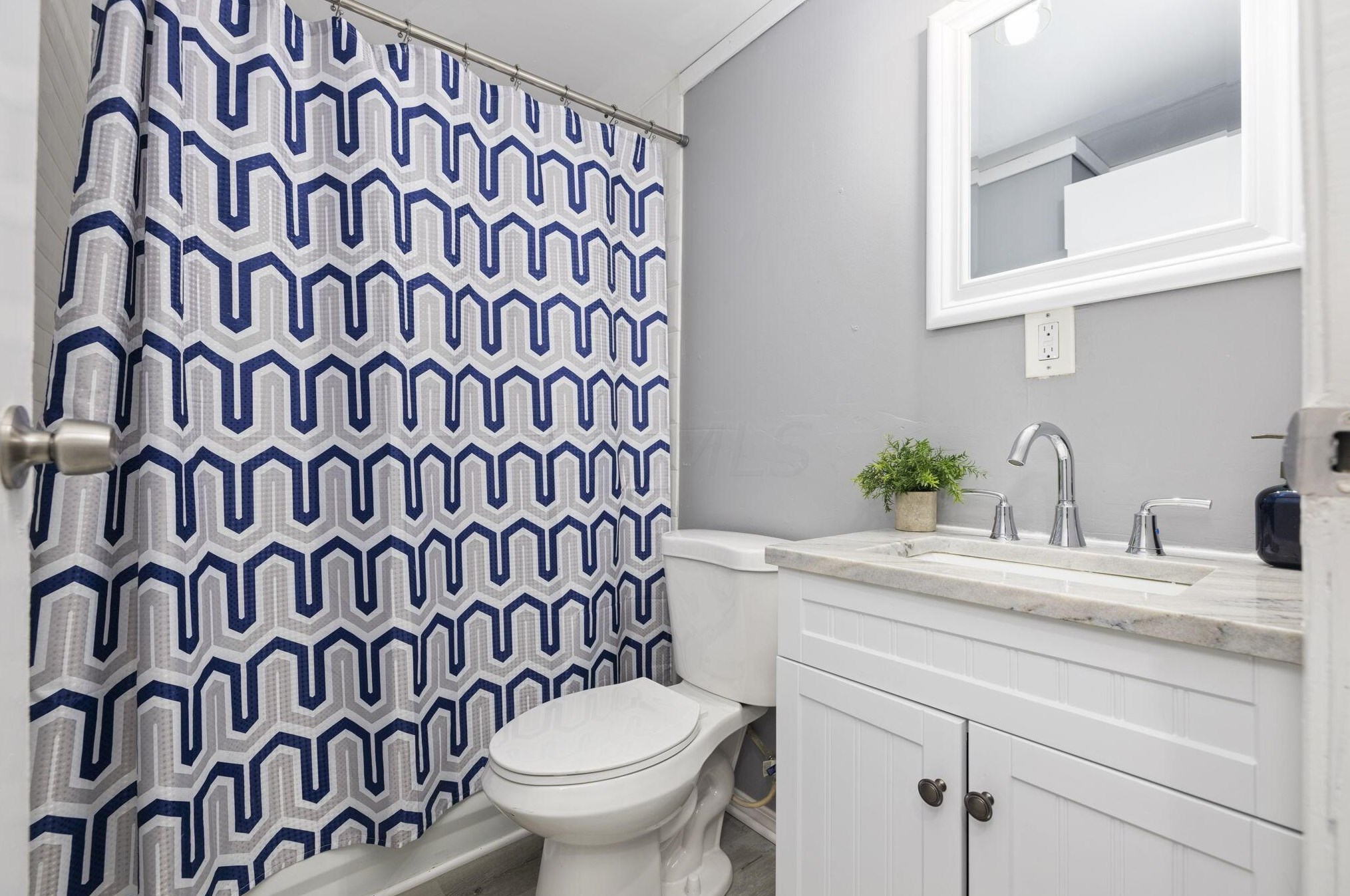 1670 Holw Run Dr, Columbus OH 43223-3413 exterior