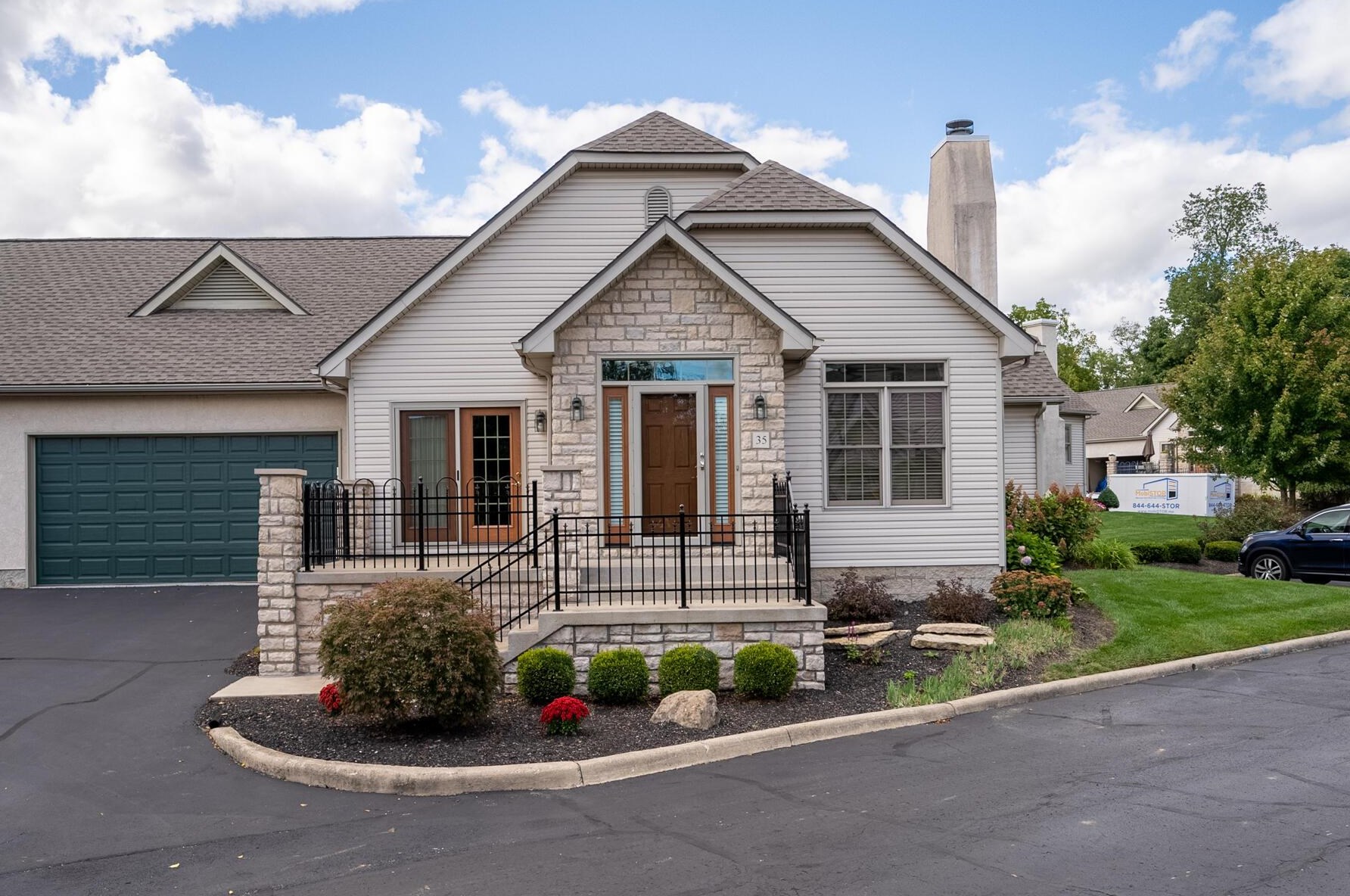 35 Timmons Woods Dr, Delaware, OH 43015-3932