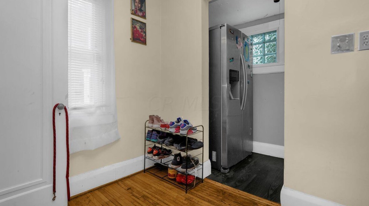 295 Nelson Rd, Columbus OH 43205-3301 exterior