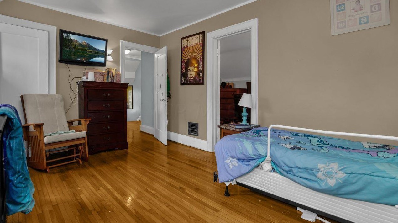 295 Nelson Rd, Columbus OH 43205-3301 exterior