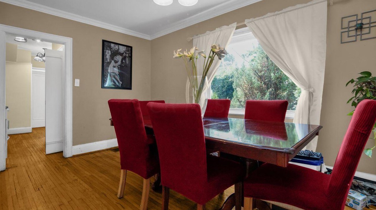 295 Nelson Rd, Columbus OH 43205-3301 exterior