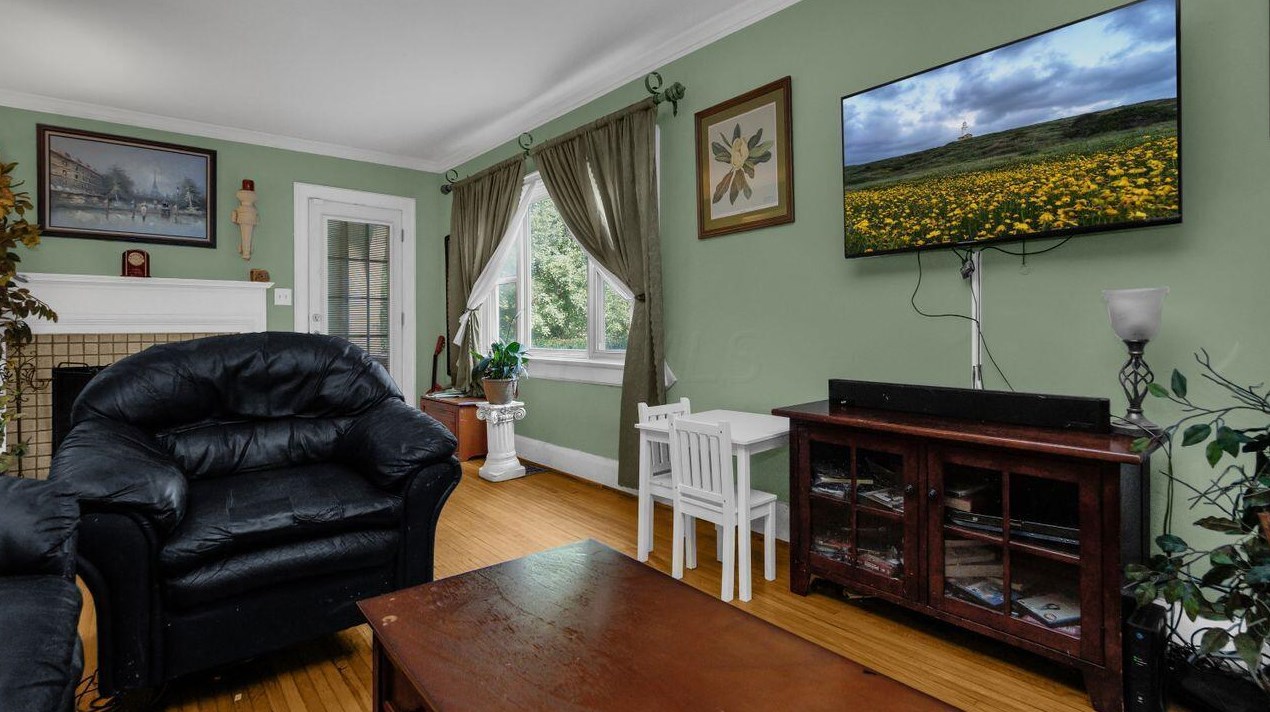 295 Nelson Rd, Columbus OH 43205-3301 exterior