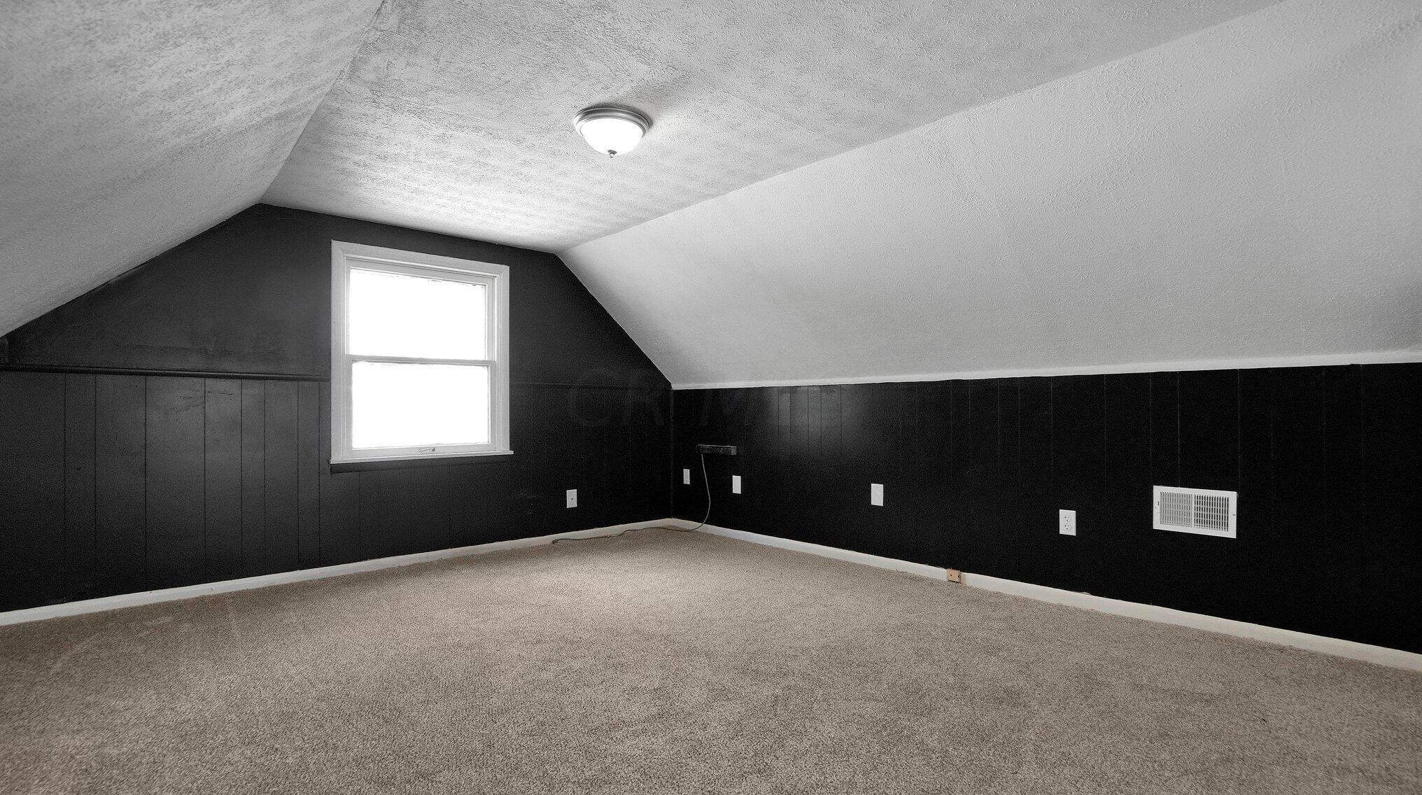 2852 Northglen Dr, Columbus OH 43224-4674 exterior