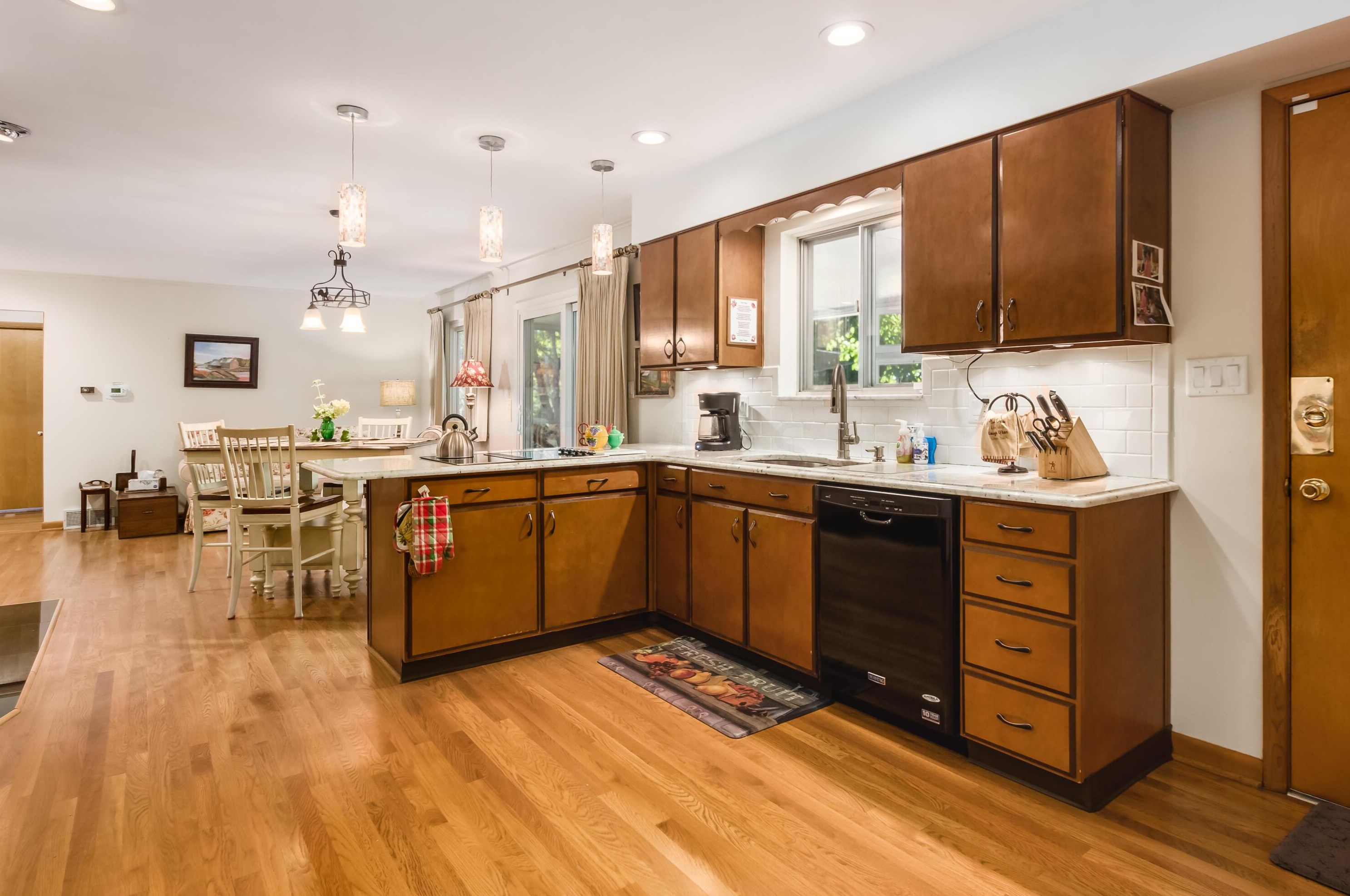 915 Greenridge Rd, Columbus OH 43235-3417 exterior