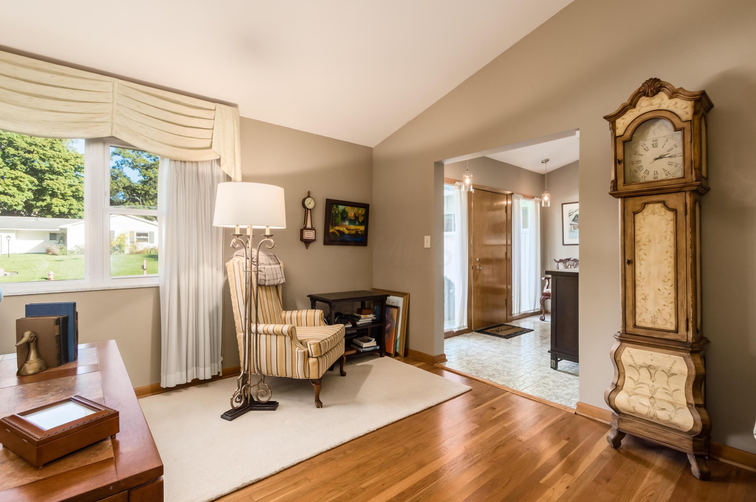 915 Greenridge Rd, Columbus OH 43235-3417 exterior