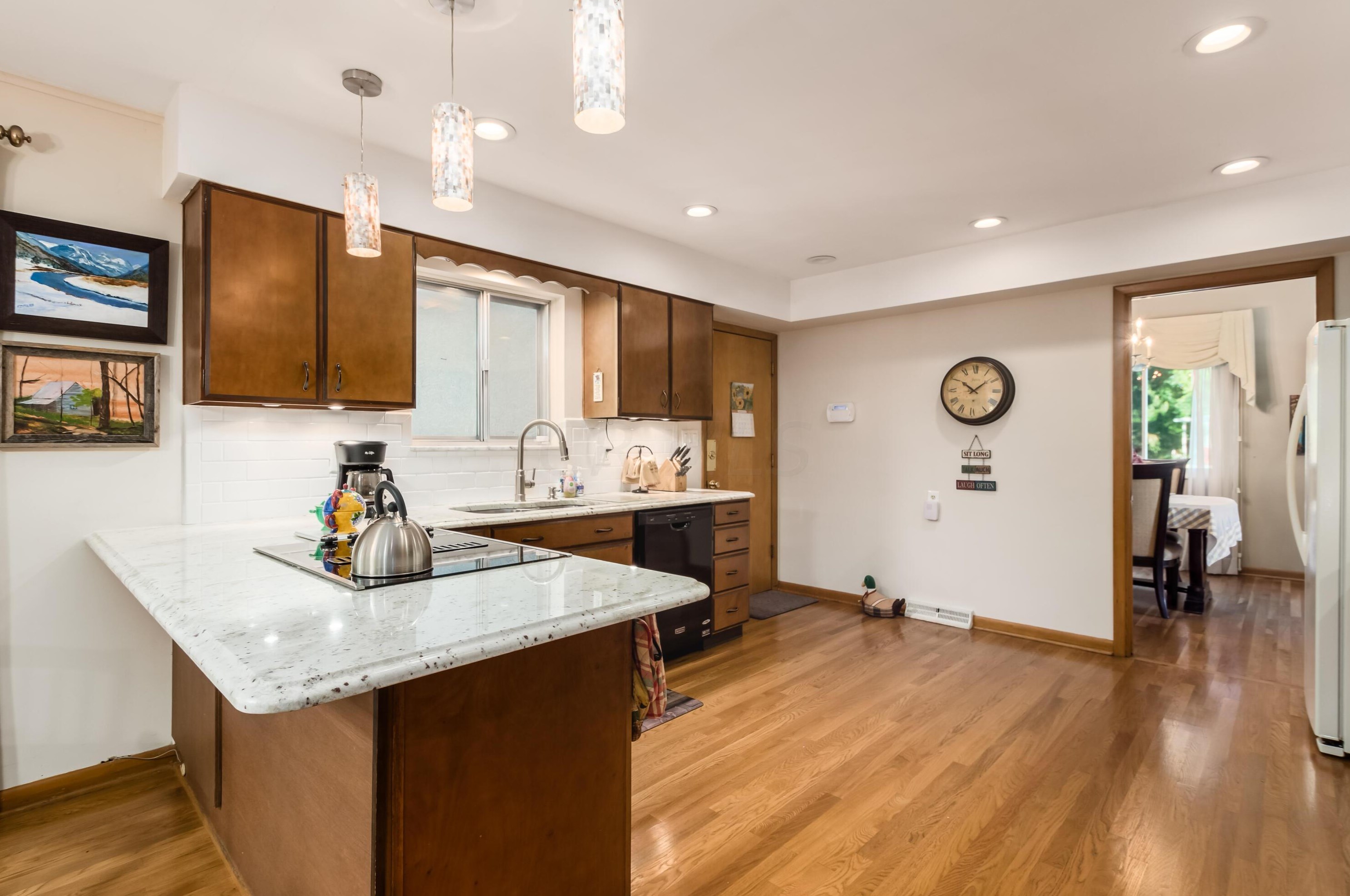 915 Greenridge Rd, Columbus OH 43235-3417 exterior