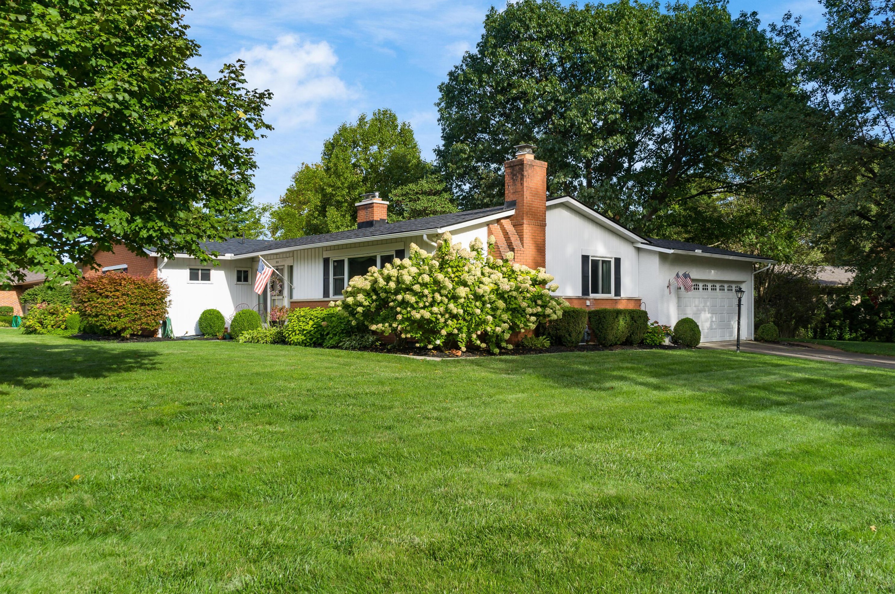 915 Greenridge Rd, Columbus OH 43235-3417 exterior