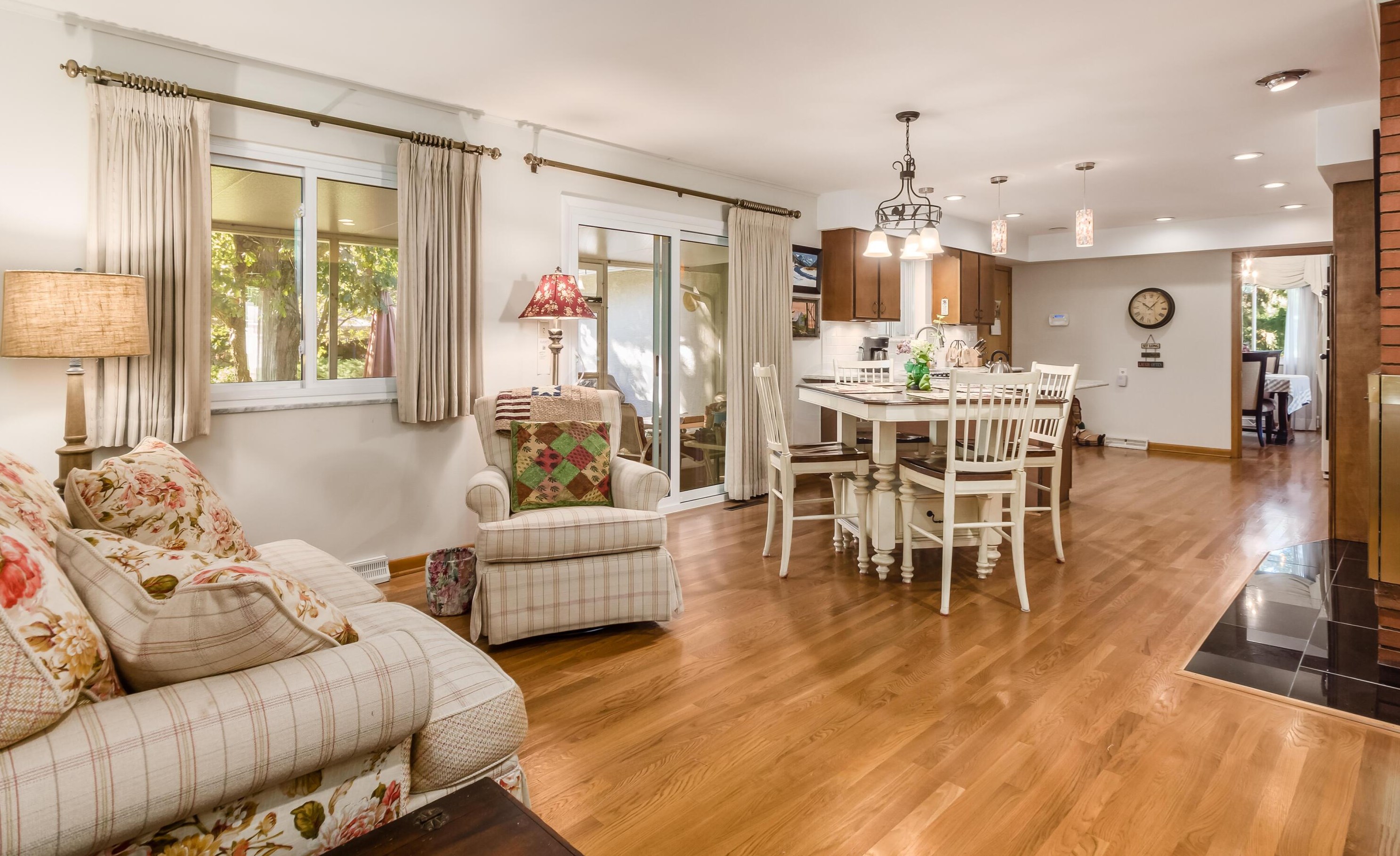 915 Greenridge Rd, Columbus OH 43235-3417 exterior