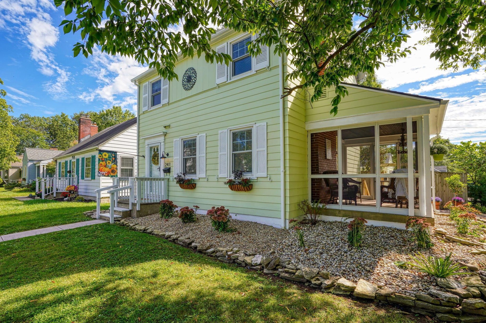 241 Gdn Rd, Columbus OH 43224-1010 exterior