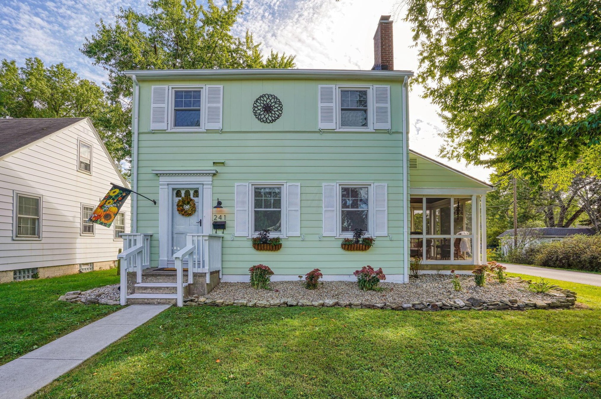 241 Gdn Rd, Columbus OH 43224-1010 exterior