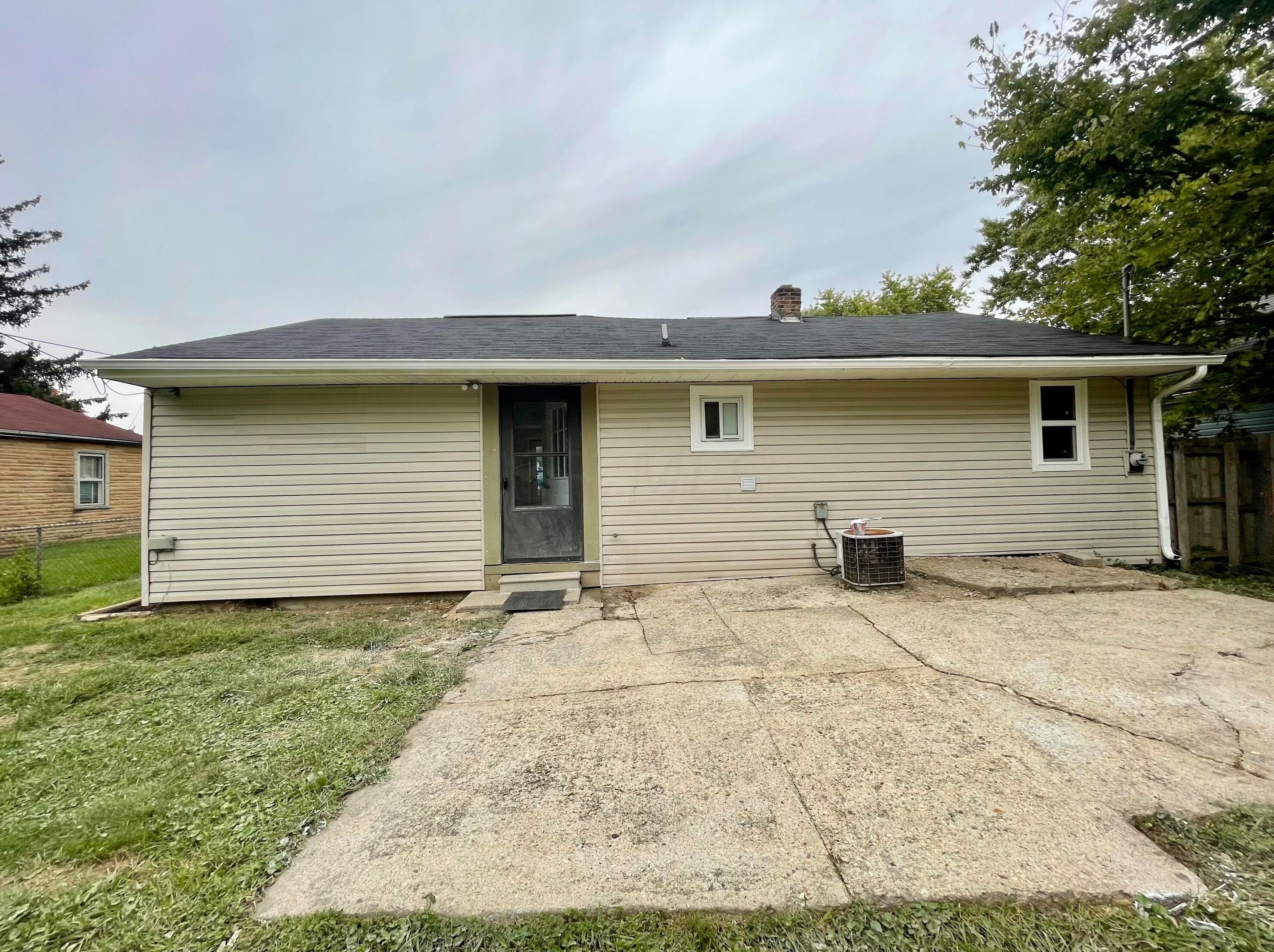 223 Southard Dr, Columbus OH  43207-2967 exterior