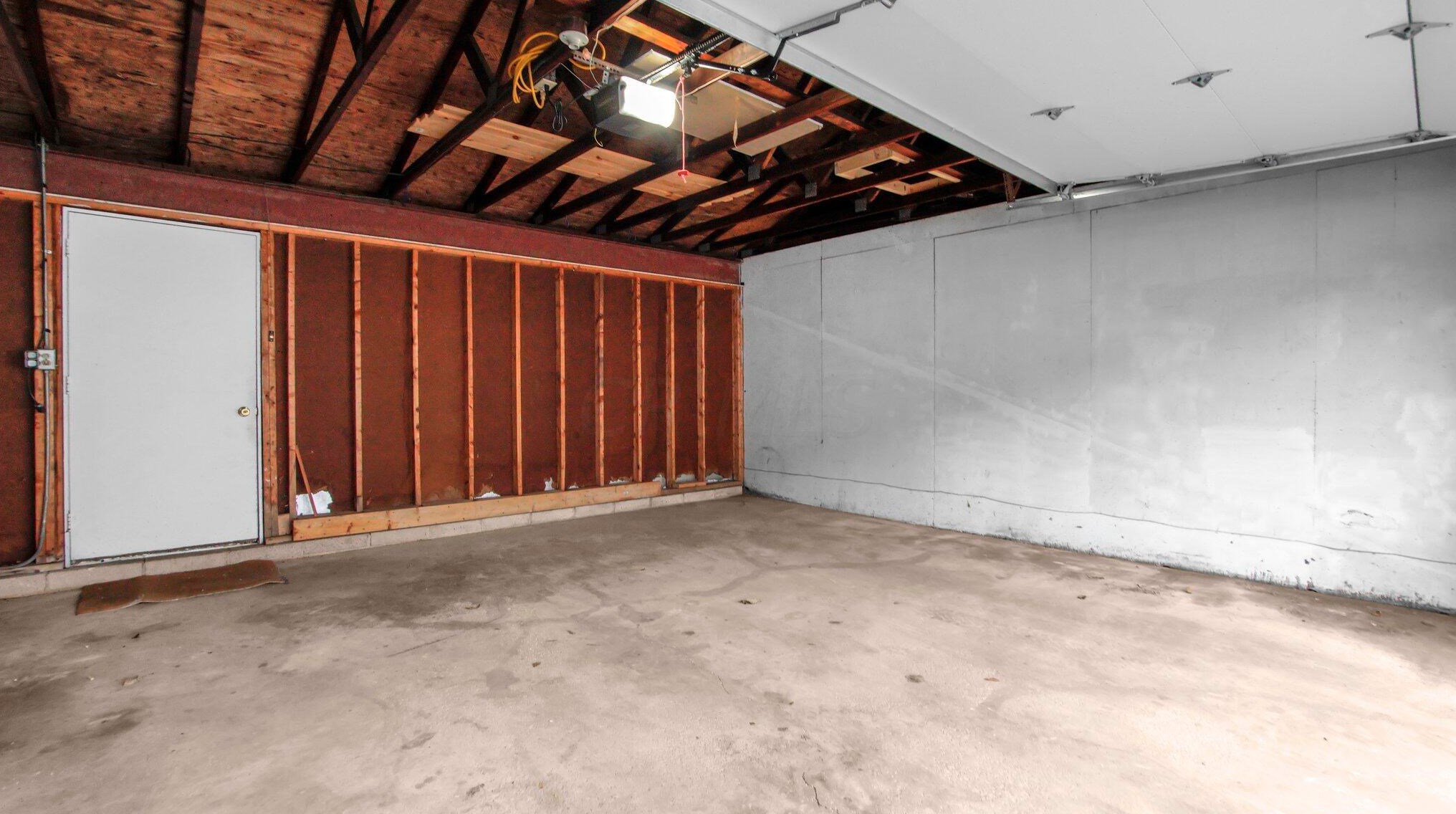 5611 Chowning Way, Columbus OH 43213-1479 exterior