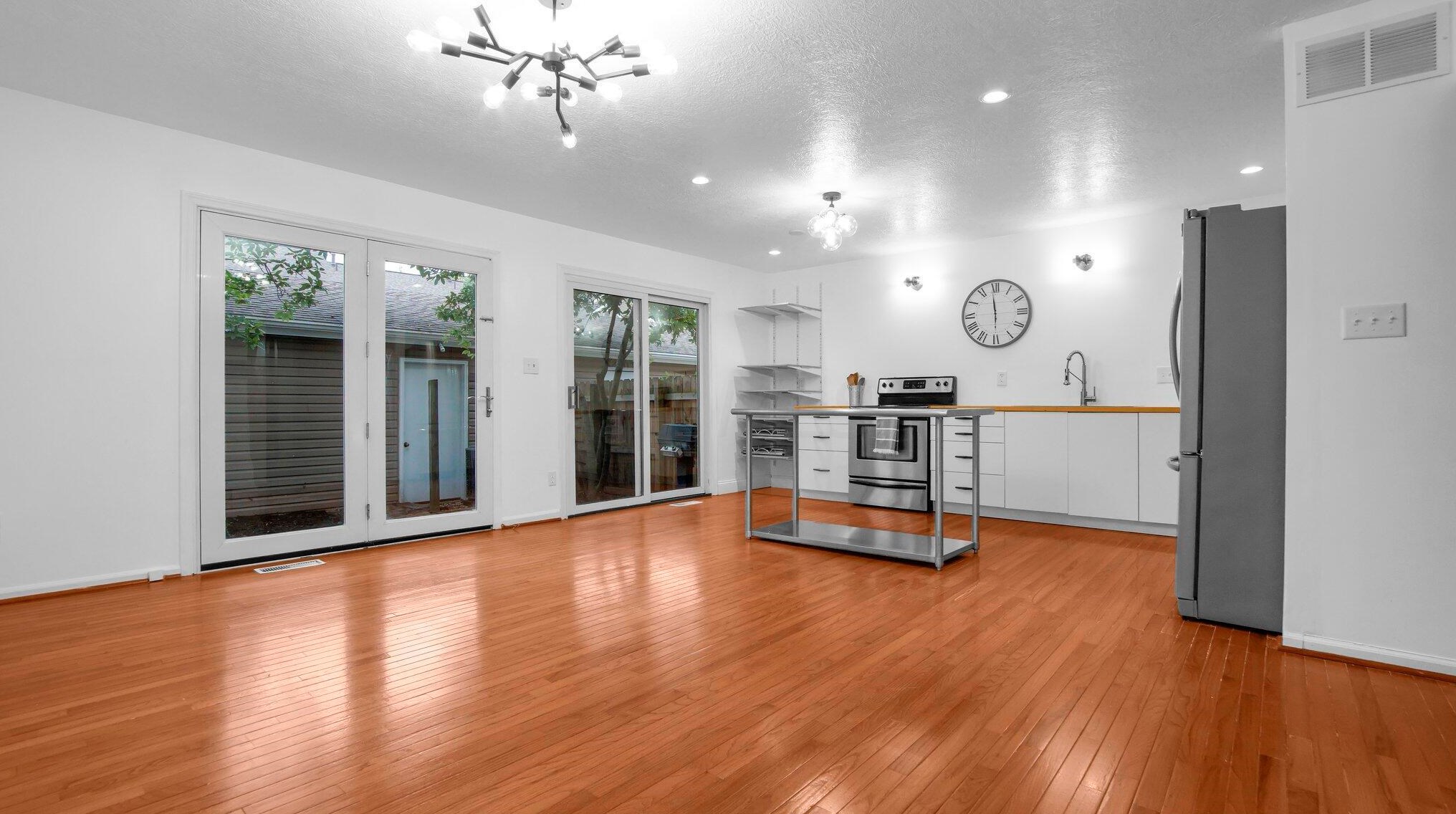 5611 Chowning Way, Columbus OH 43213-1479 exterior