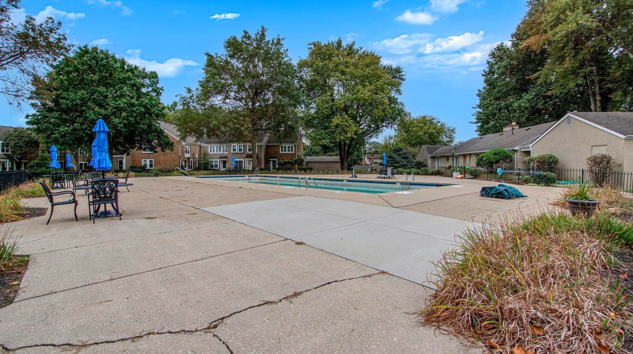 5611 Chowning Way, Columbus OH 43213-1479 exterior