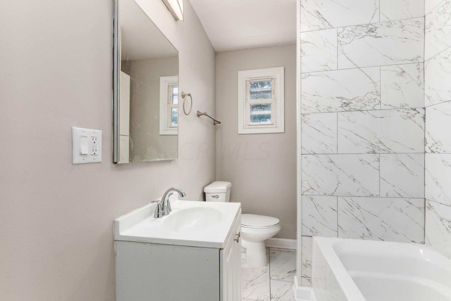 1519 Hudson St, Columbus OH 43202-2612 exterior