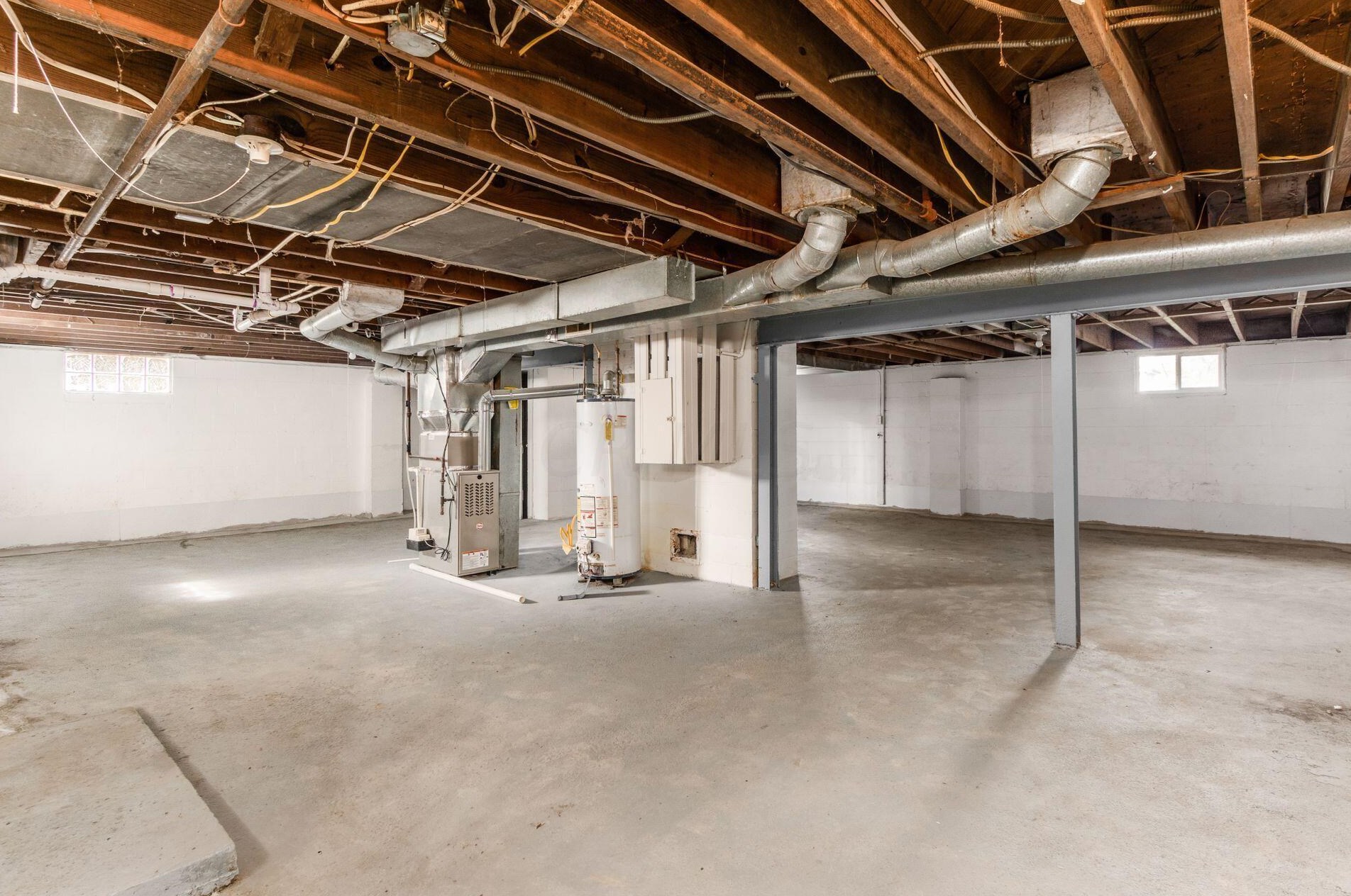 1519 Hudson St, Columbus OH 43202-2612 exterior