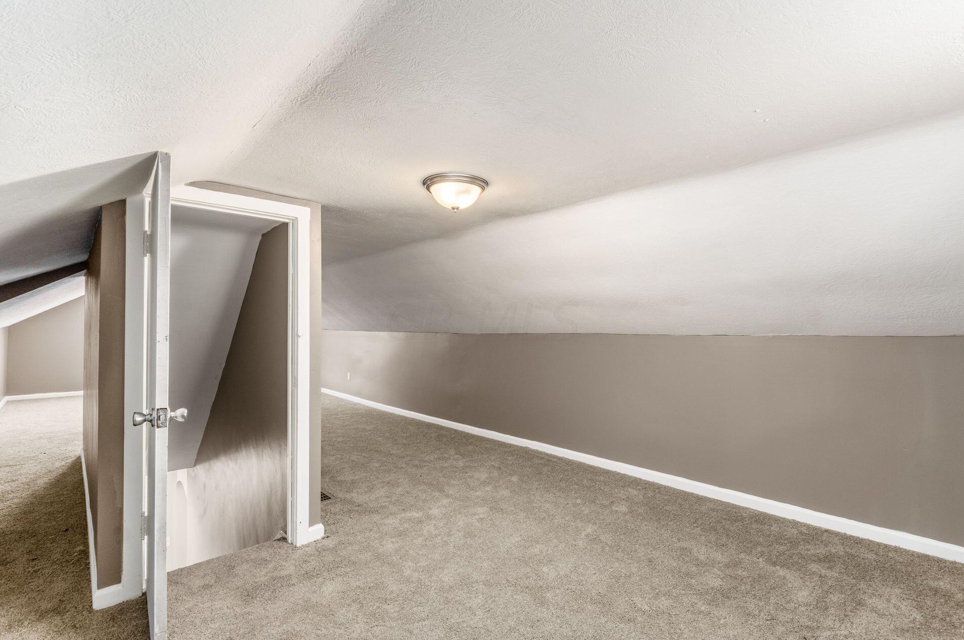 1519 Hudson St, Columbus OH 43202-2612 exterior