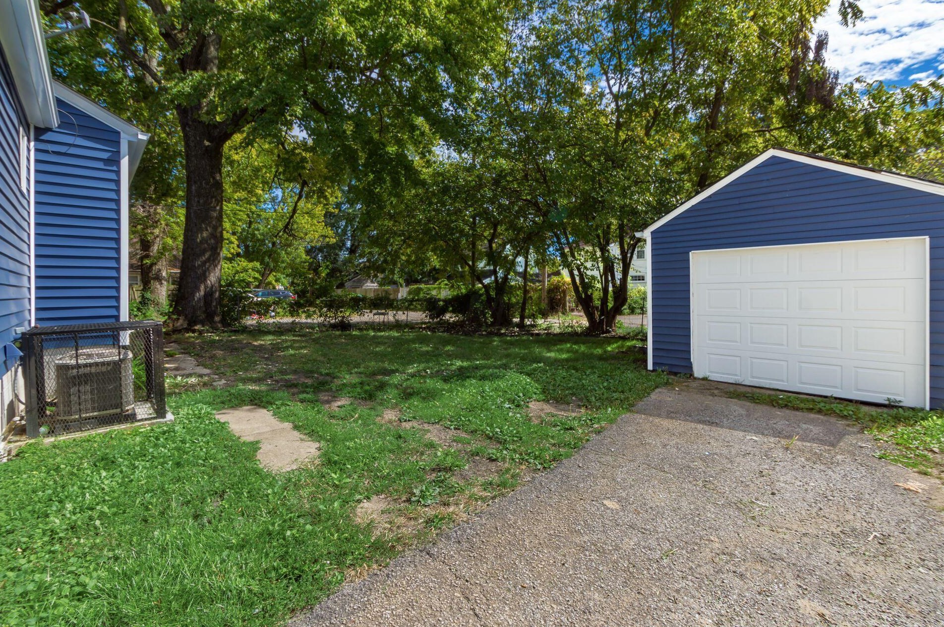 1519 Hudson St, Columbus OH 43202-2612 exterior