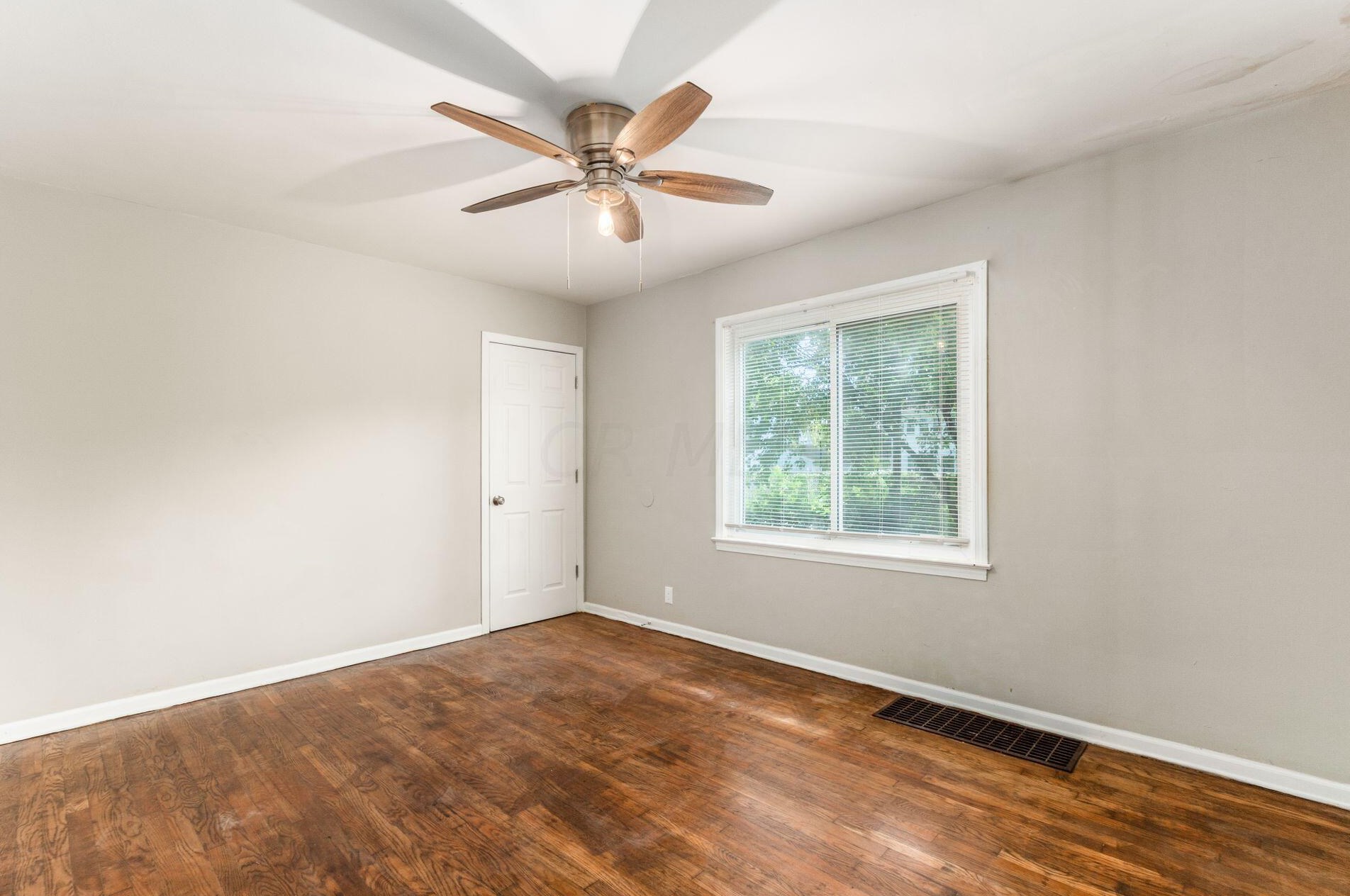 1519 Hudson St, Columbus OH 43202-2612 exterior