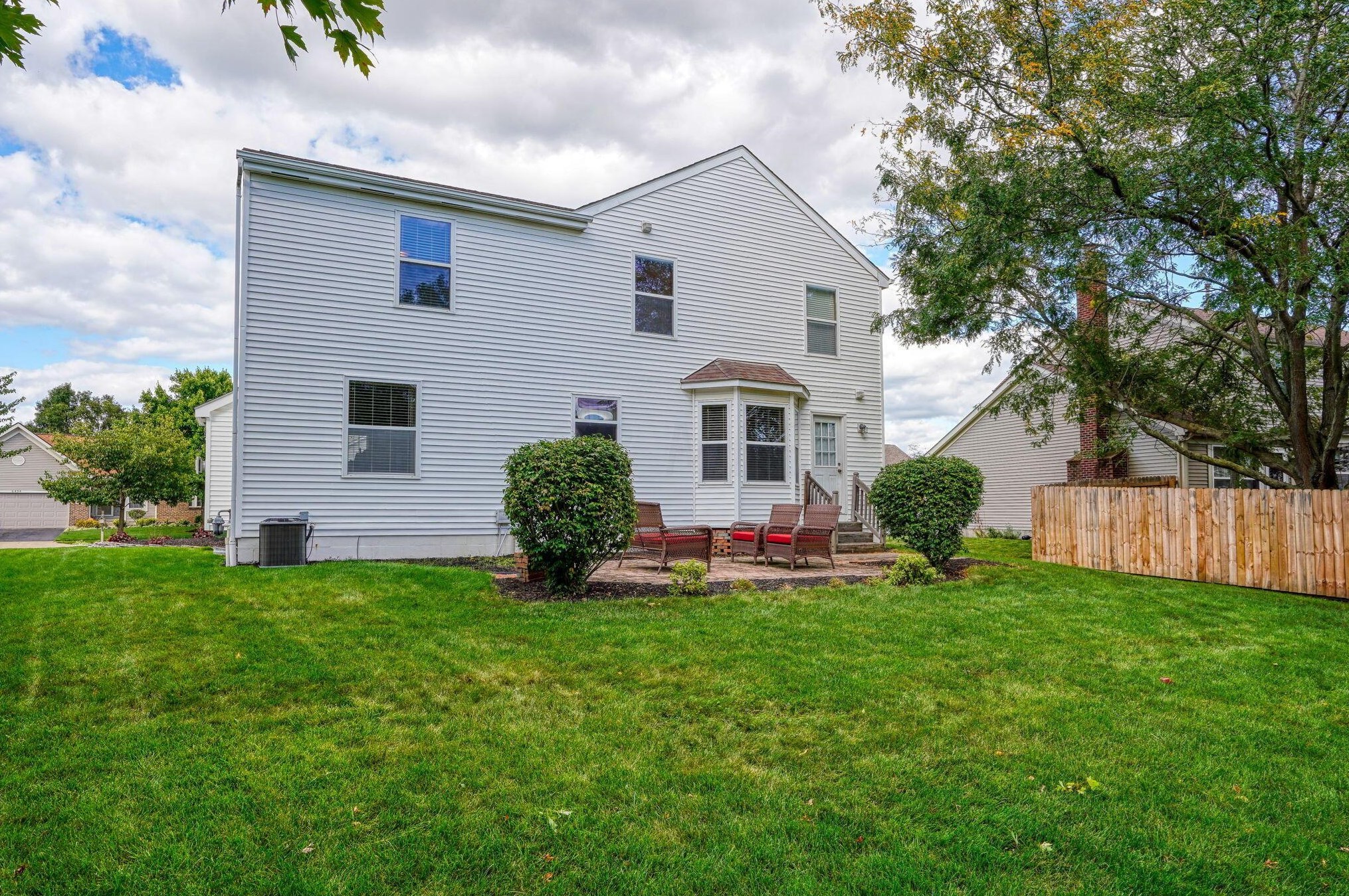 6437 Foxhill Dr, Cnl Wnchstr OH  43110-8767 exterior