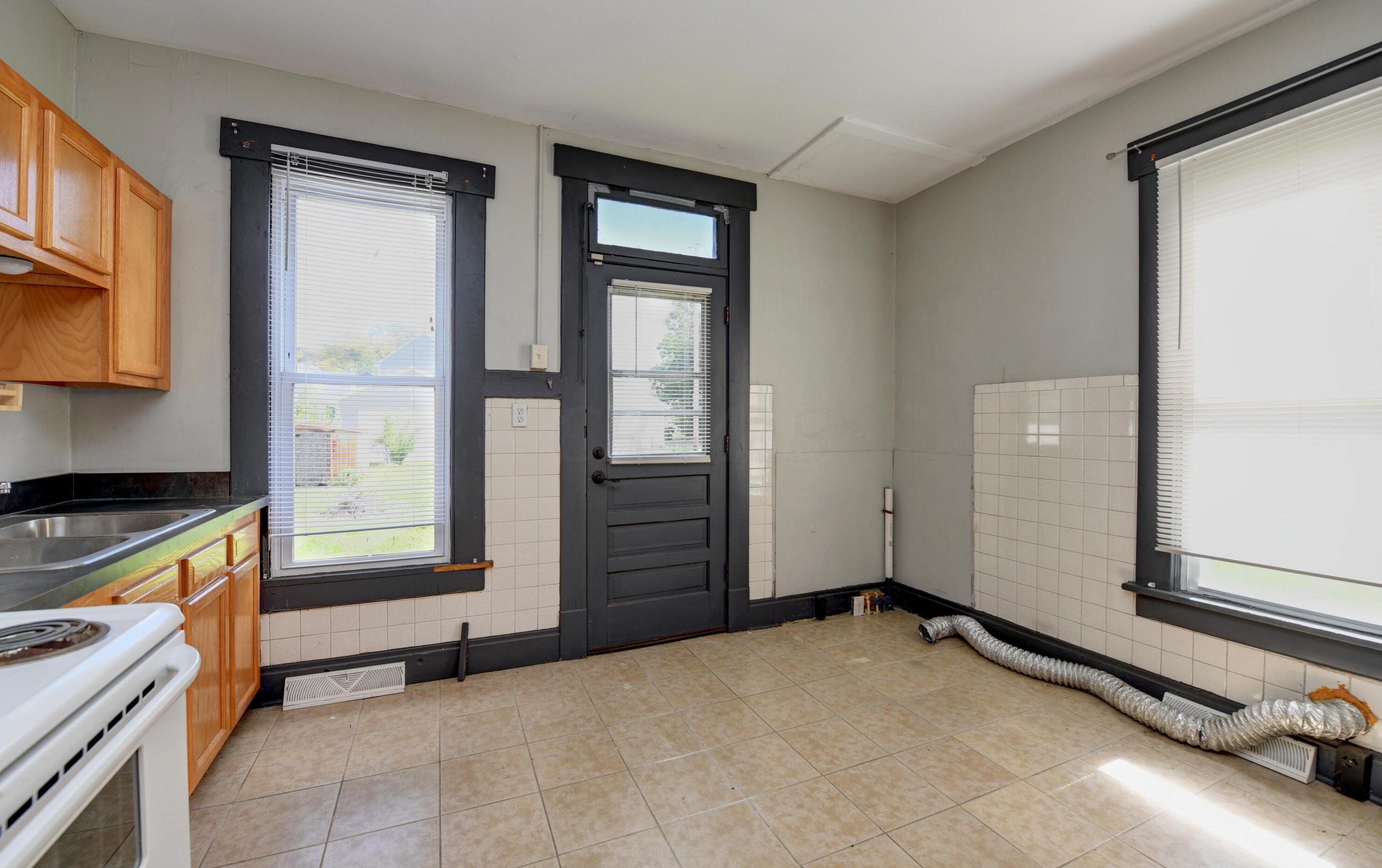 1174 Wager St, Columbus OH 43206-1448 exterior