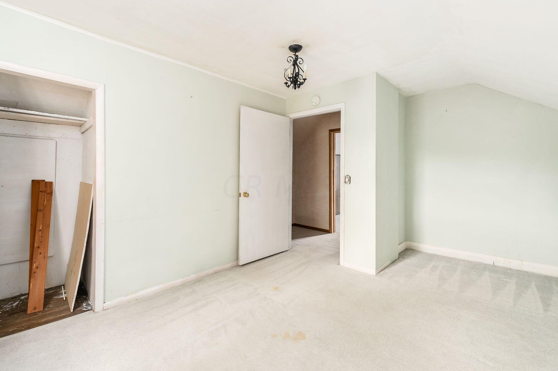 1957 Lisle Ave, Columbus OH 43207-4441 exterior