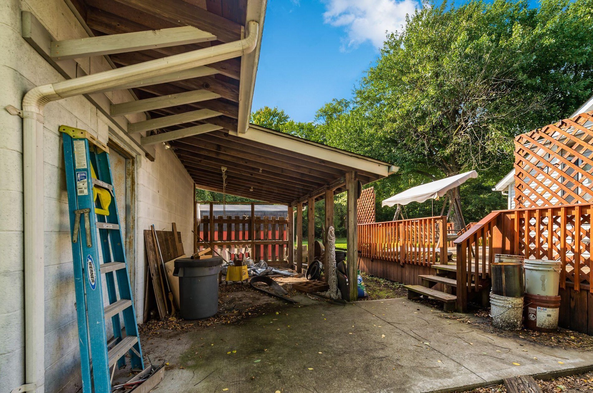 1957 Lisle Ave, Columbus OH 43207-4441 exterior