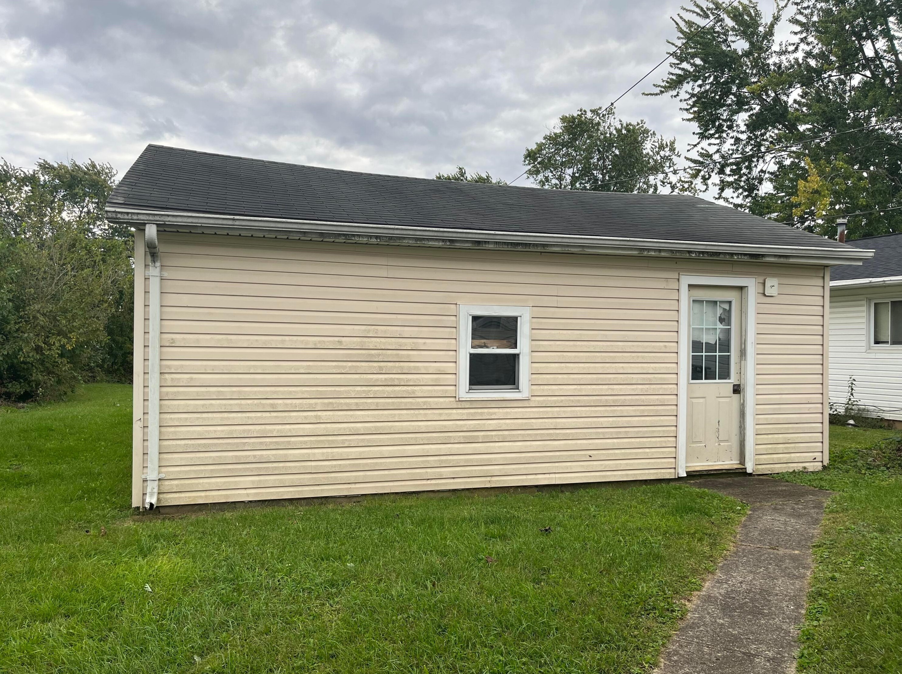305 Twain Ave, Urbana, OH 43078-1060