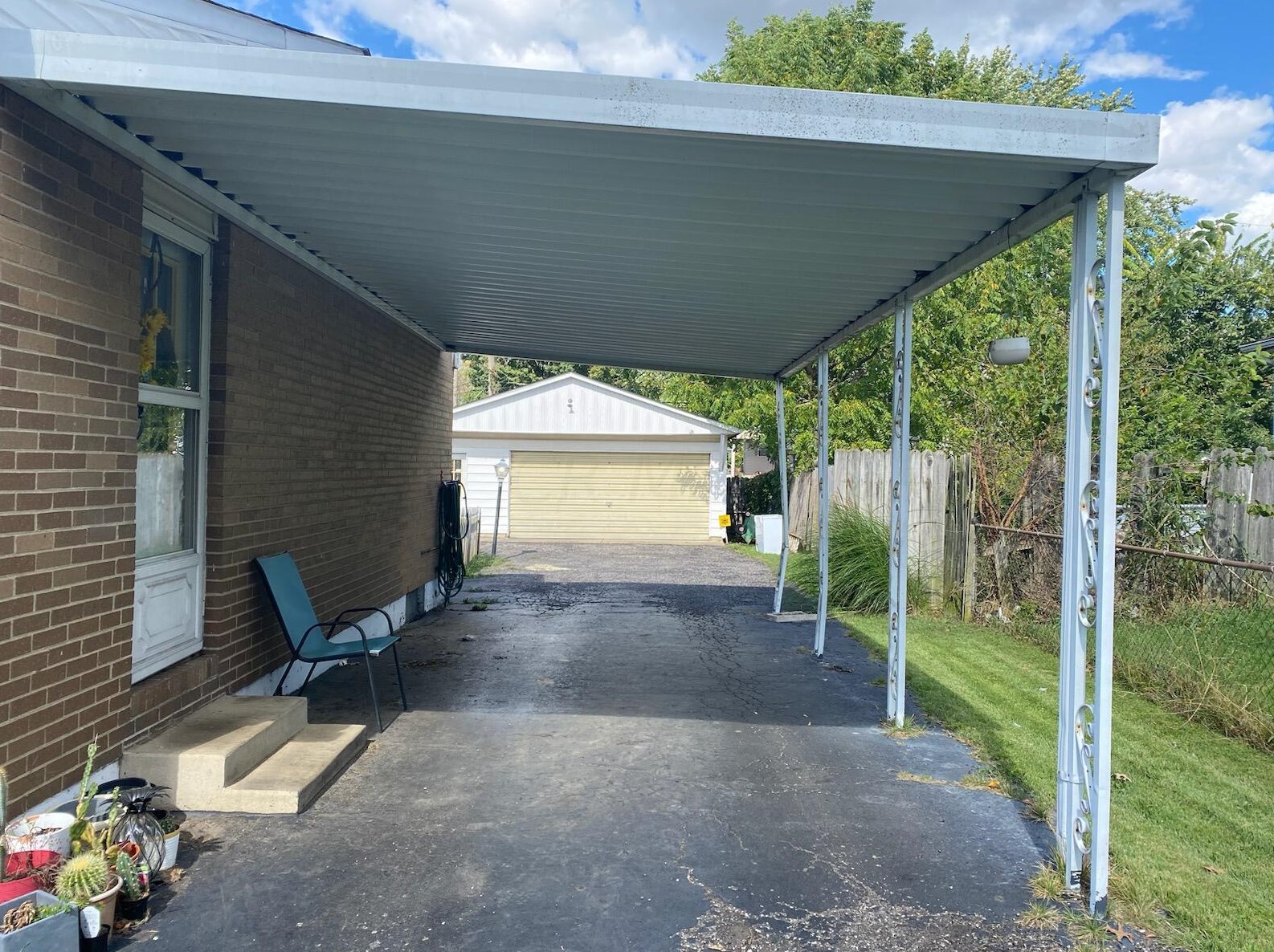 5186 Zimmer Dr, Columbus OH 43232-6046 exterior