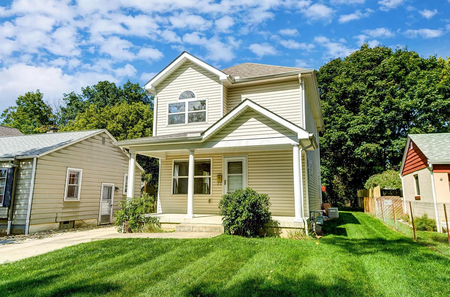 240 Rosslyn Ave, Columbus, OH 43214-1477
