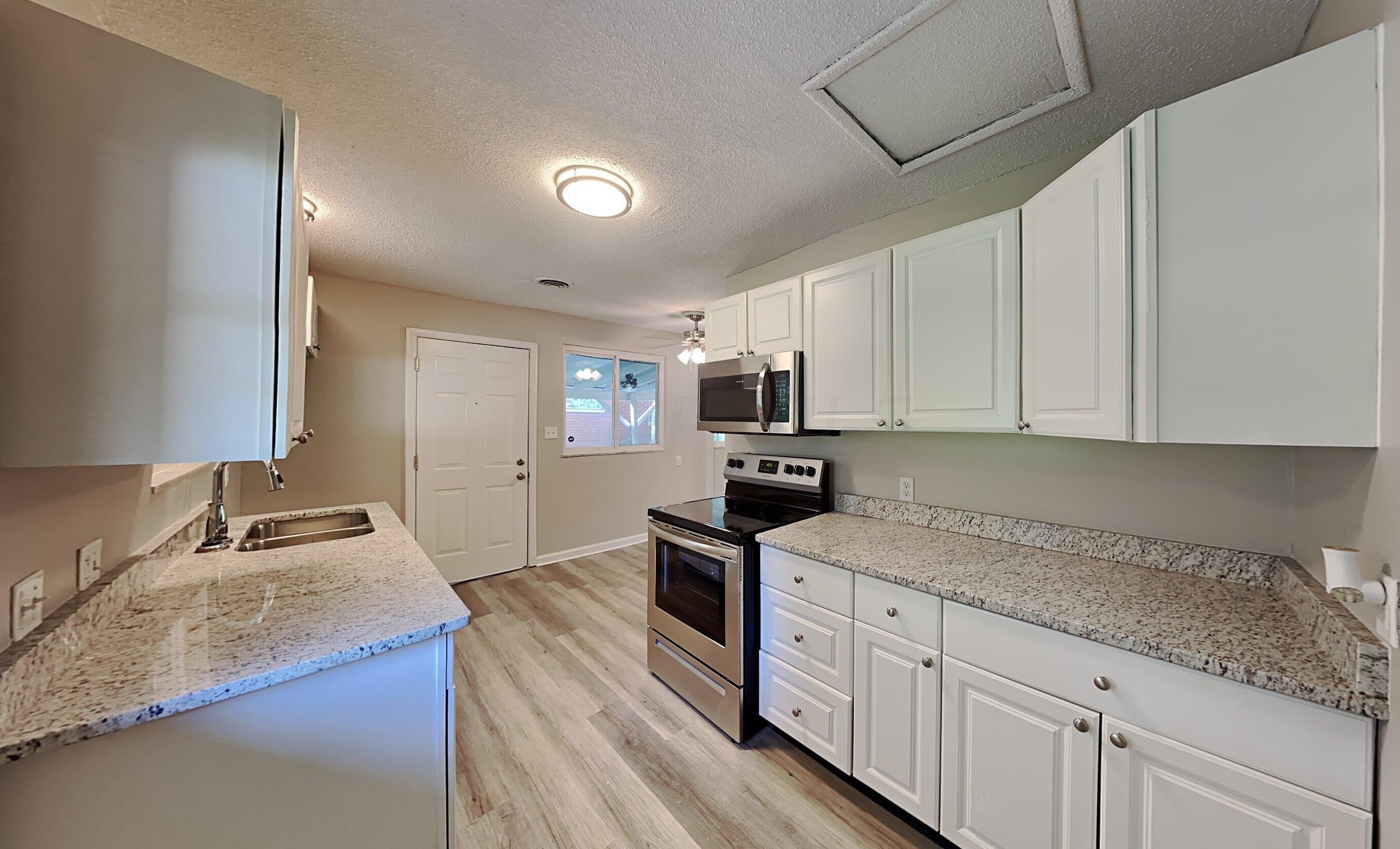 1136 Olney Dr, Columbus OH  43227-1130 exterior