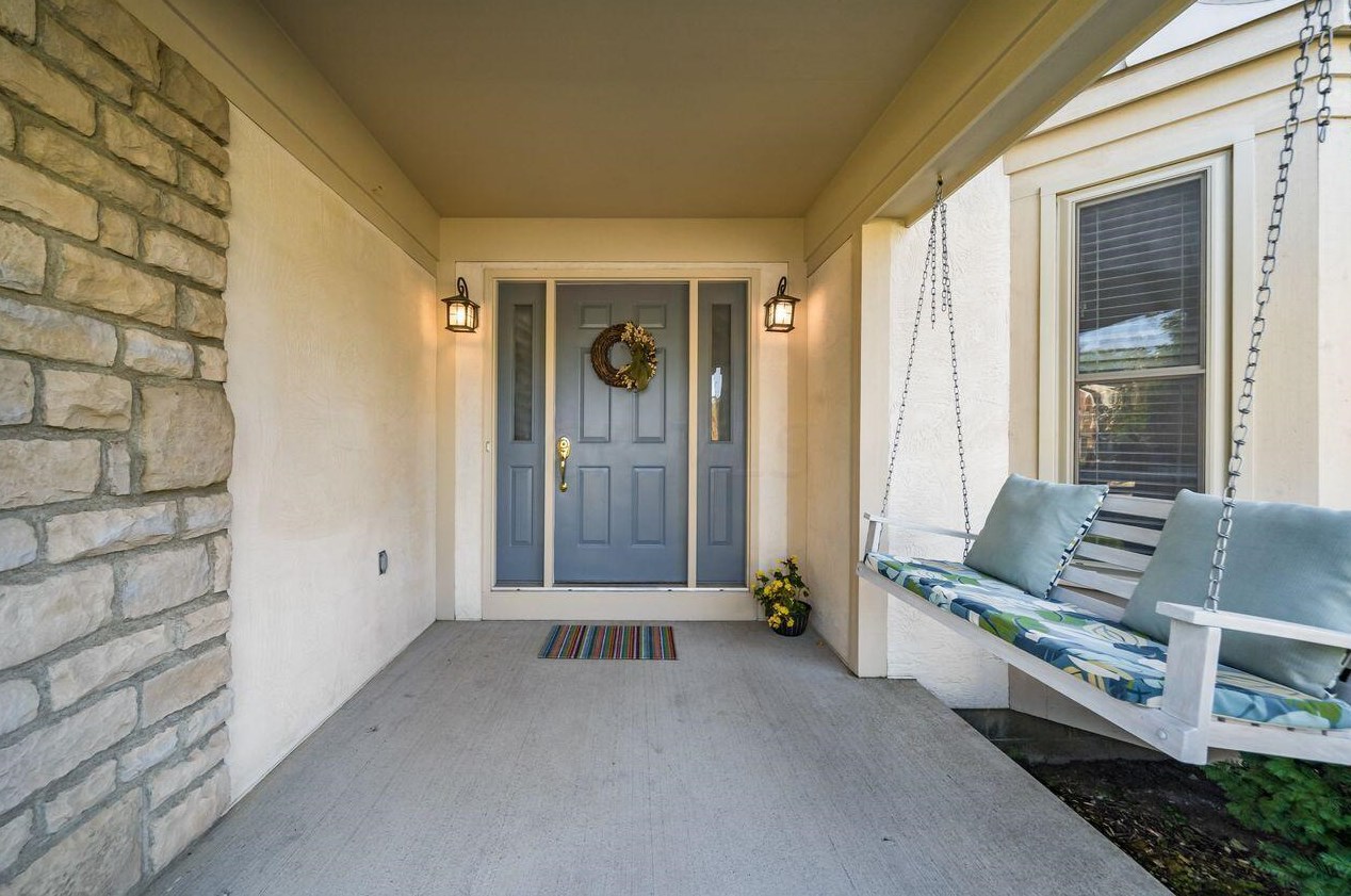 6321 Angeles Dr, Dublin, OH 43016-7400
