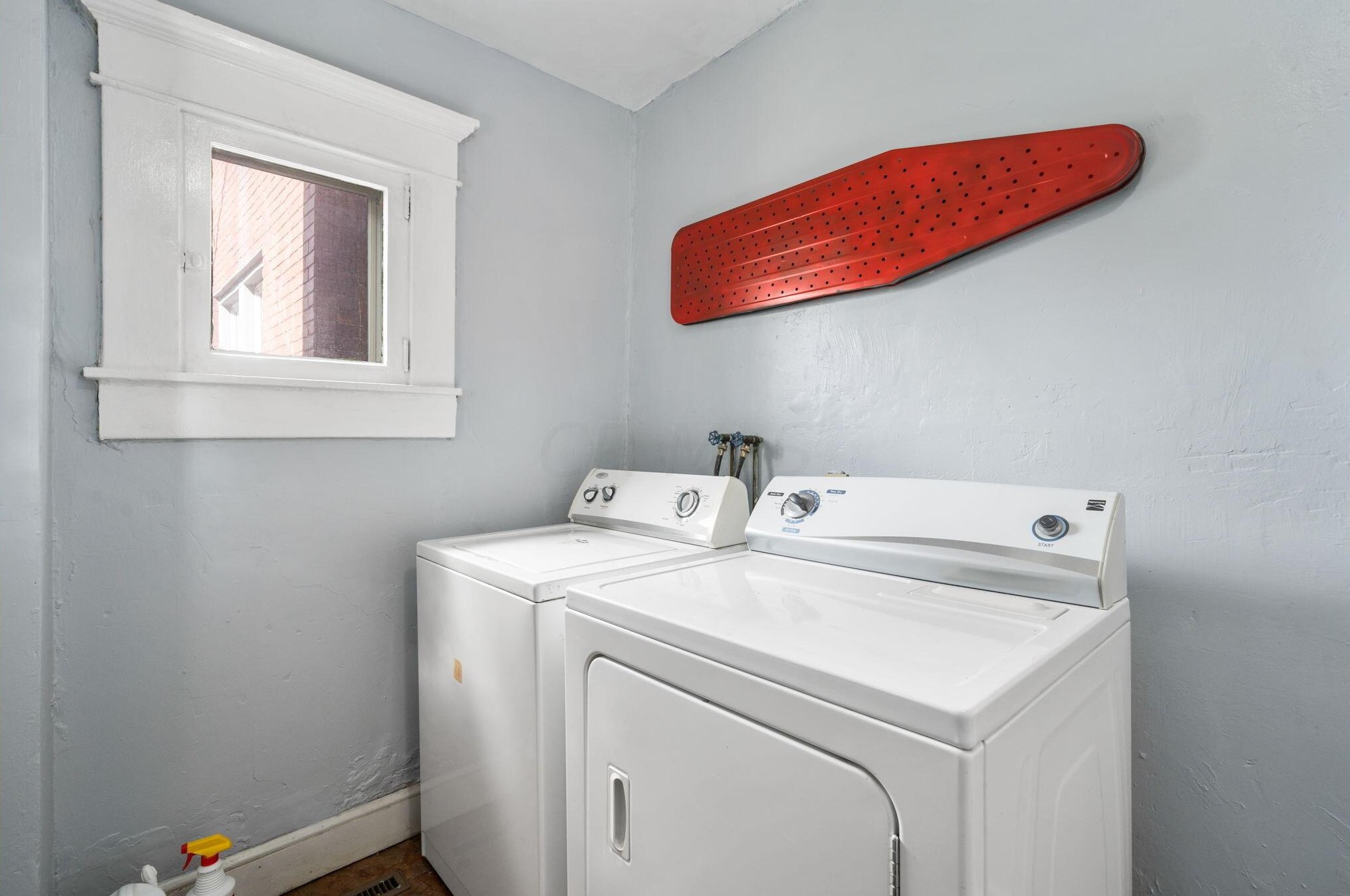 627 Wilson Ave, Columbus OH 43205-2825 exterior