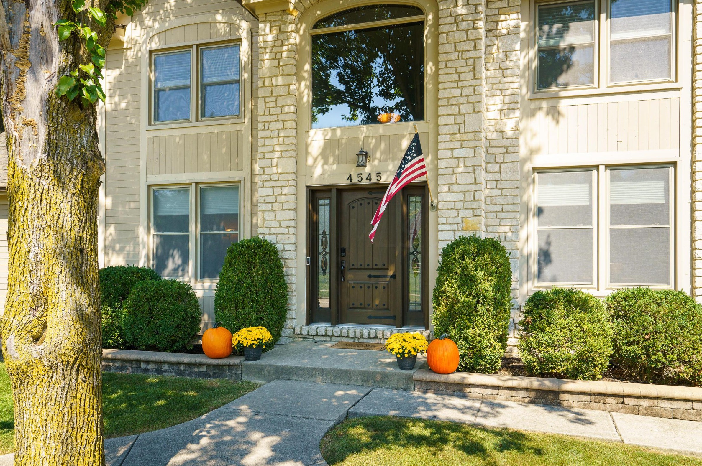 4545 Dunleary Dr, Dublin, OH 43017-8680