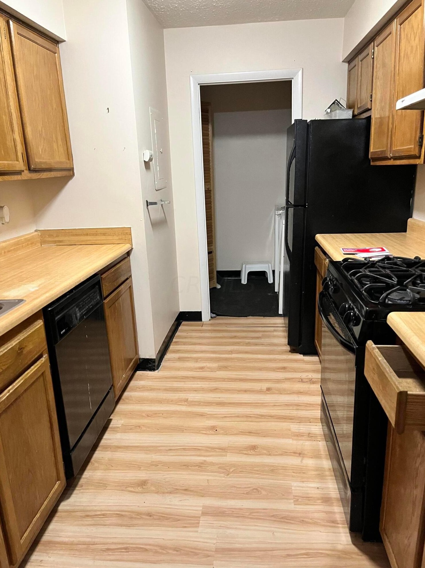 2283 Hedgerow Rd, Columbus, OH 43220-6369