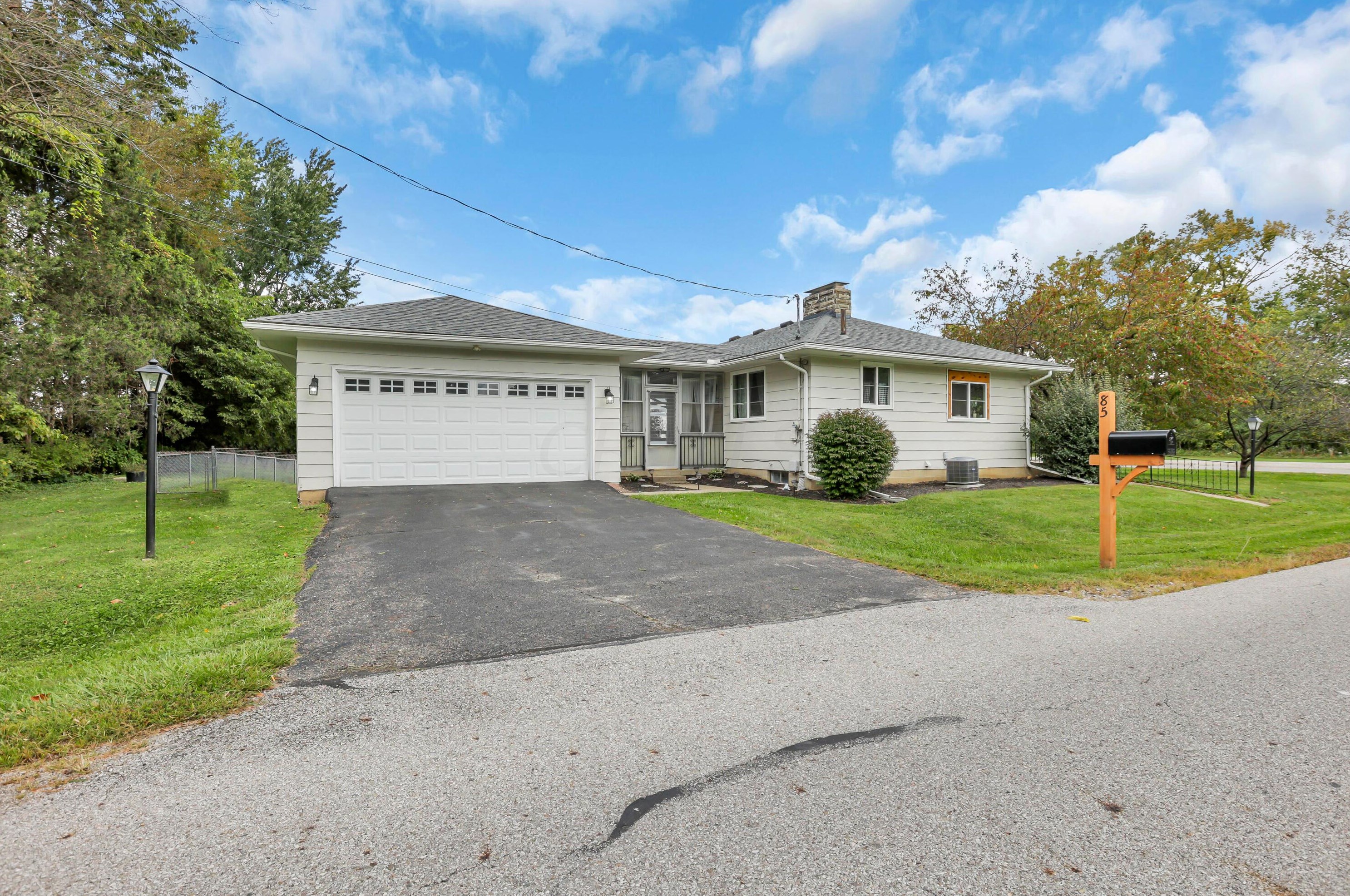 85 S Main St, Pataskala, OH 43062