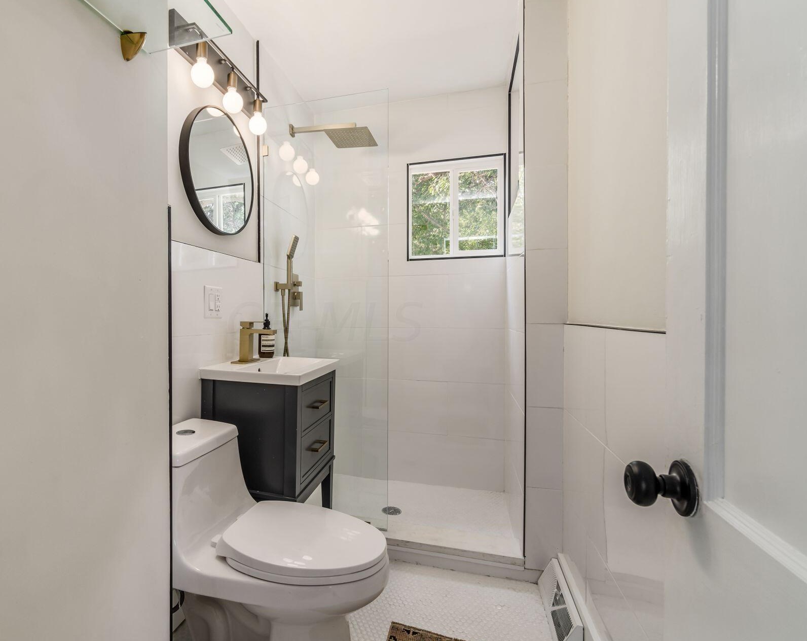 448 Chase Rd, Columbus OH 43214-1104 exterior