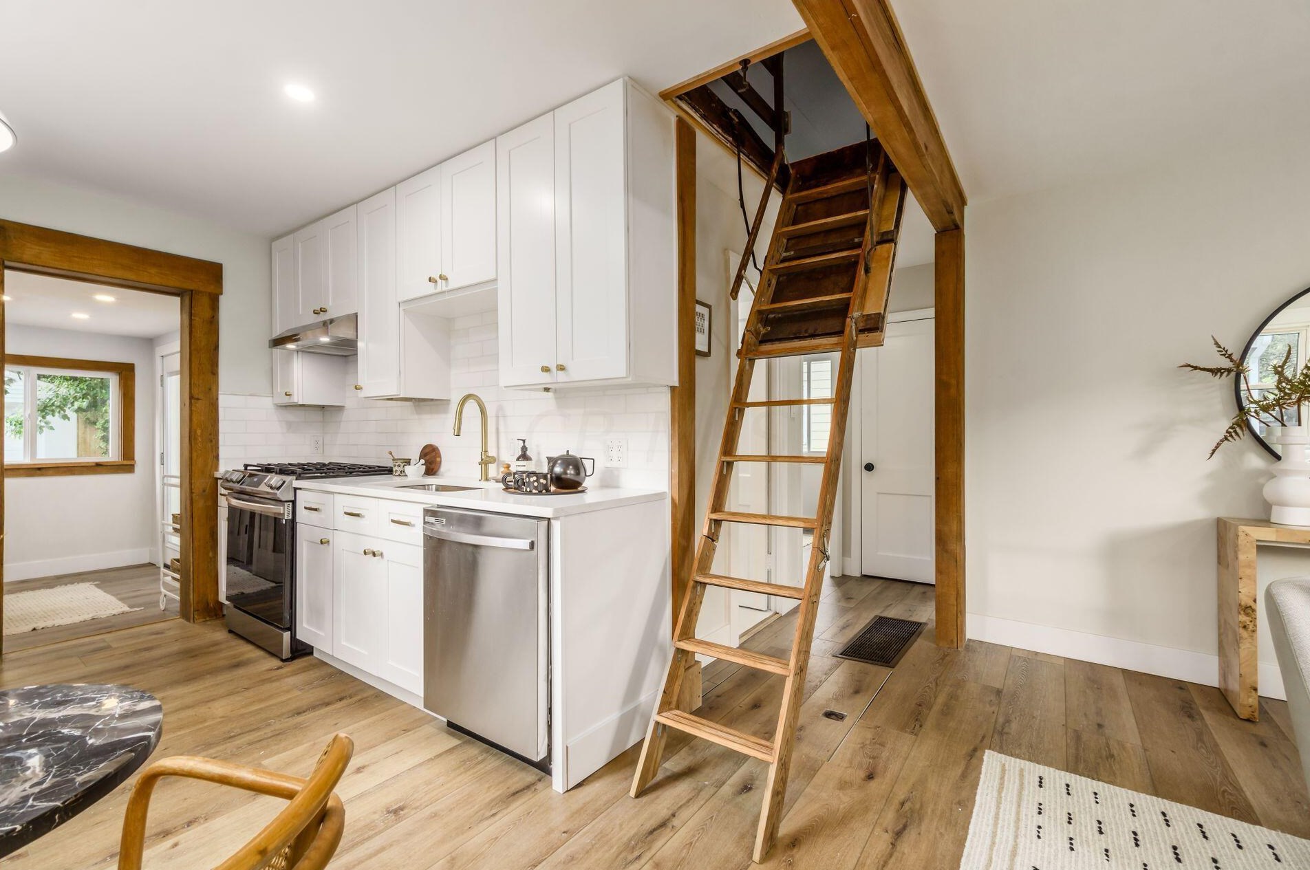 448 Chase Rd, Columbus OH 43214-1104 exterior