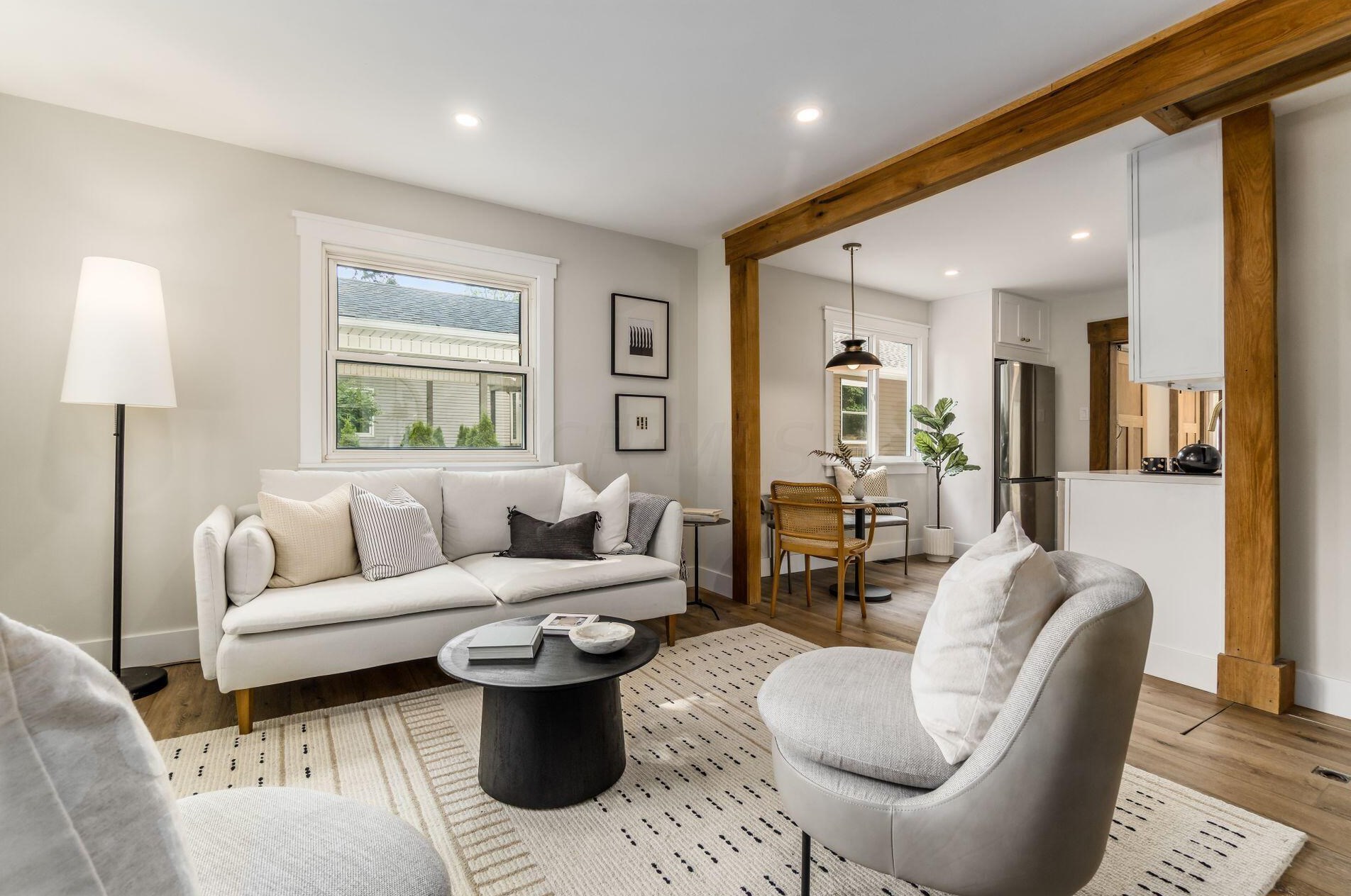 448 Chase Rd, Columbus OH 43214-1104 exterior