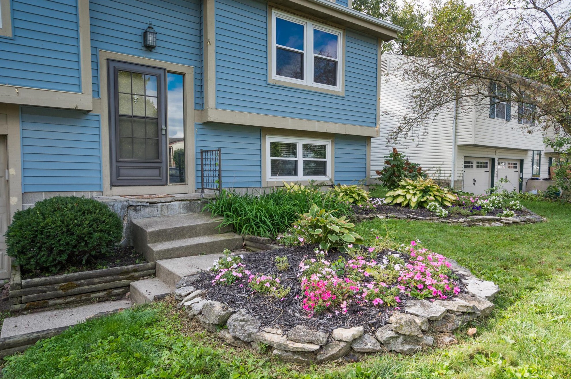 3735 Quail Hollow Dr, Columbus, OH 43228-9583