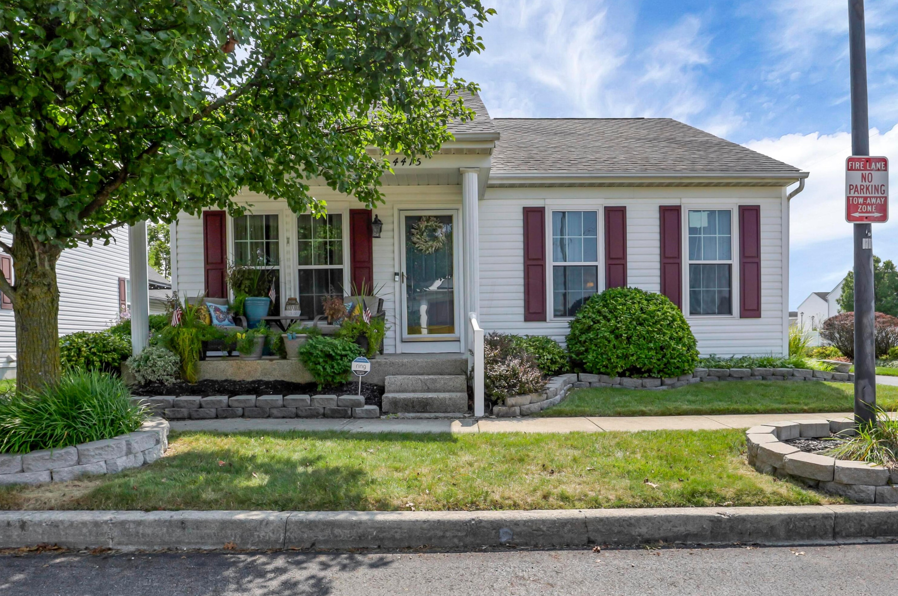 4415 Alameda Dr, Darbydale, OH 43123