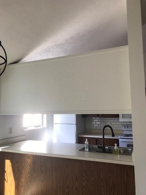 1329 Clement Dr, Columbus OH 43085-1550 exterior