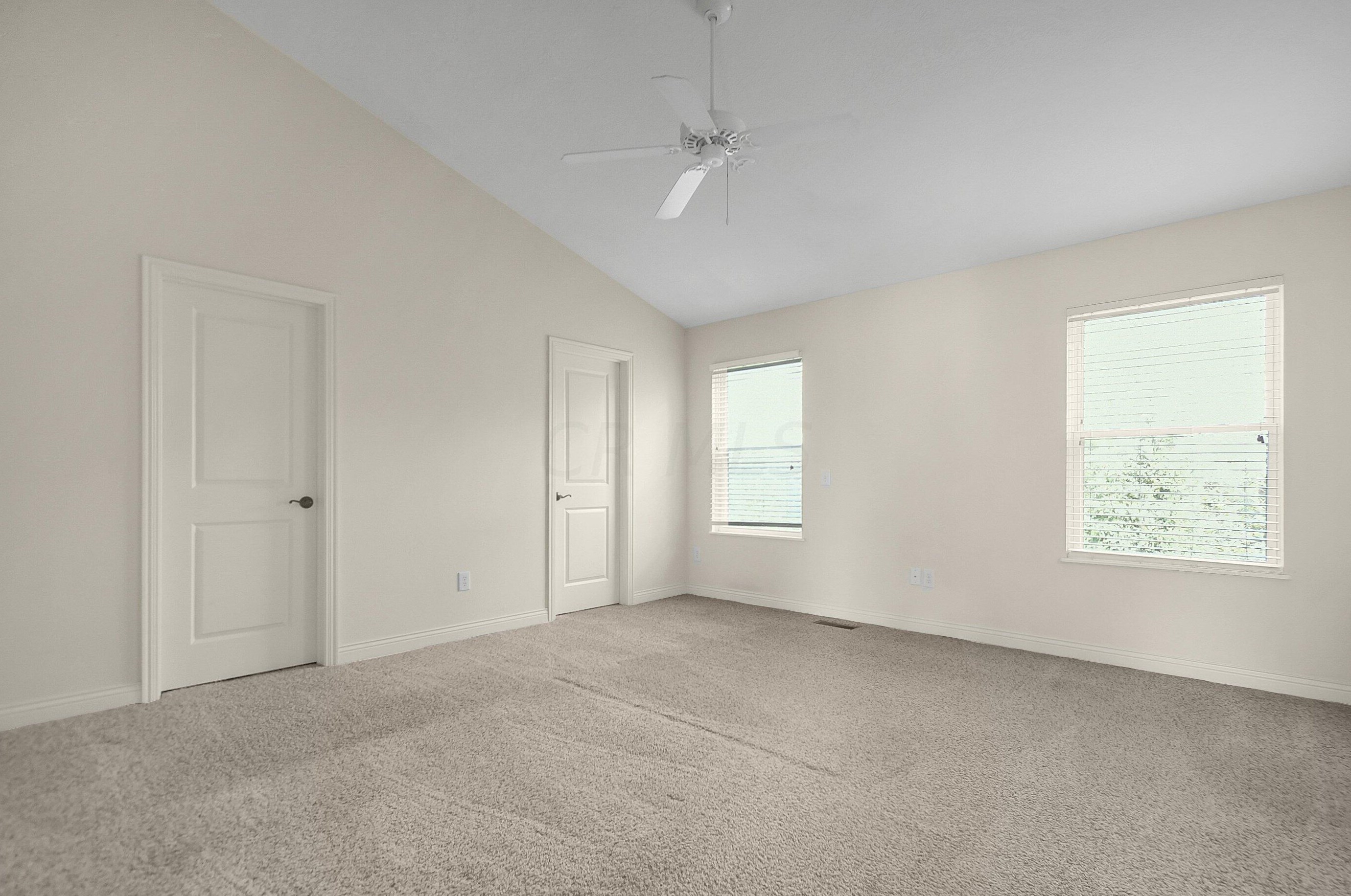 328 Lk Xing Ave, Columbus OH 43213-4424 exterior