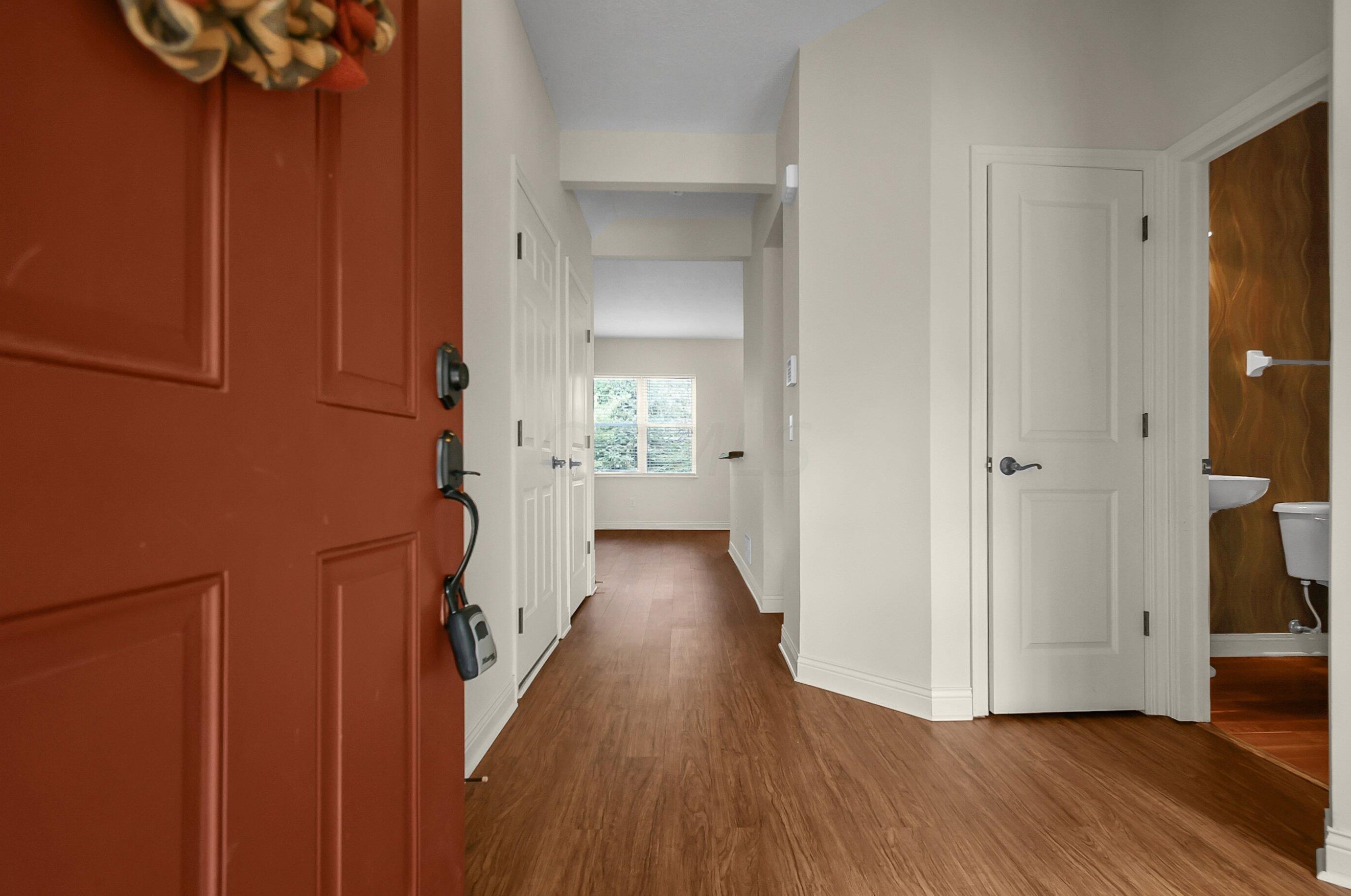 328 Lake Crossing Ave, Columbus, OH 43213-4424