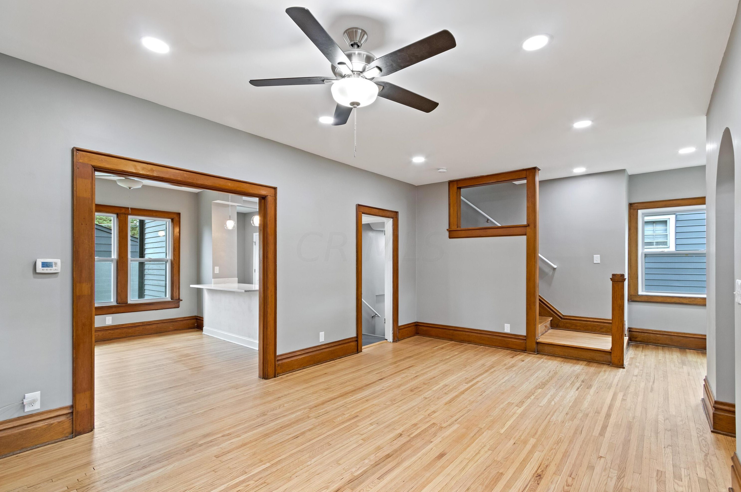 142 Longview Ave, Columbus OH  43202-1236 exterior