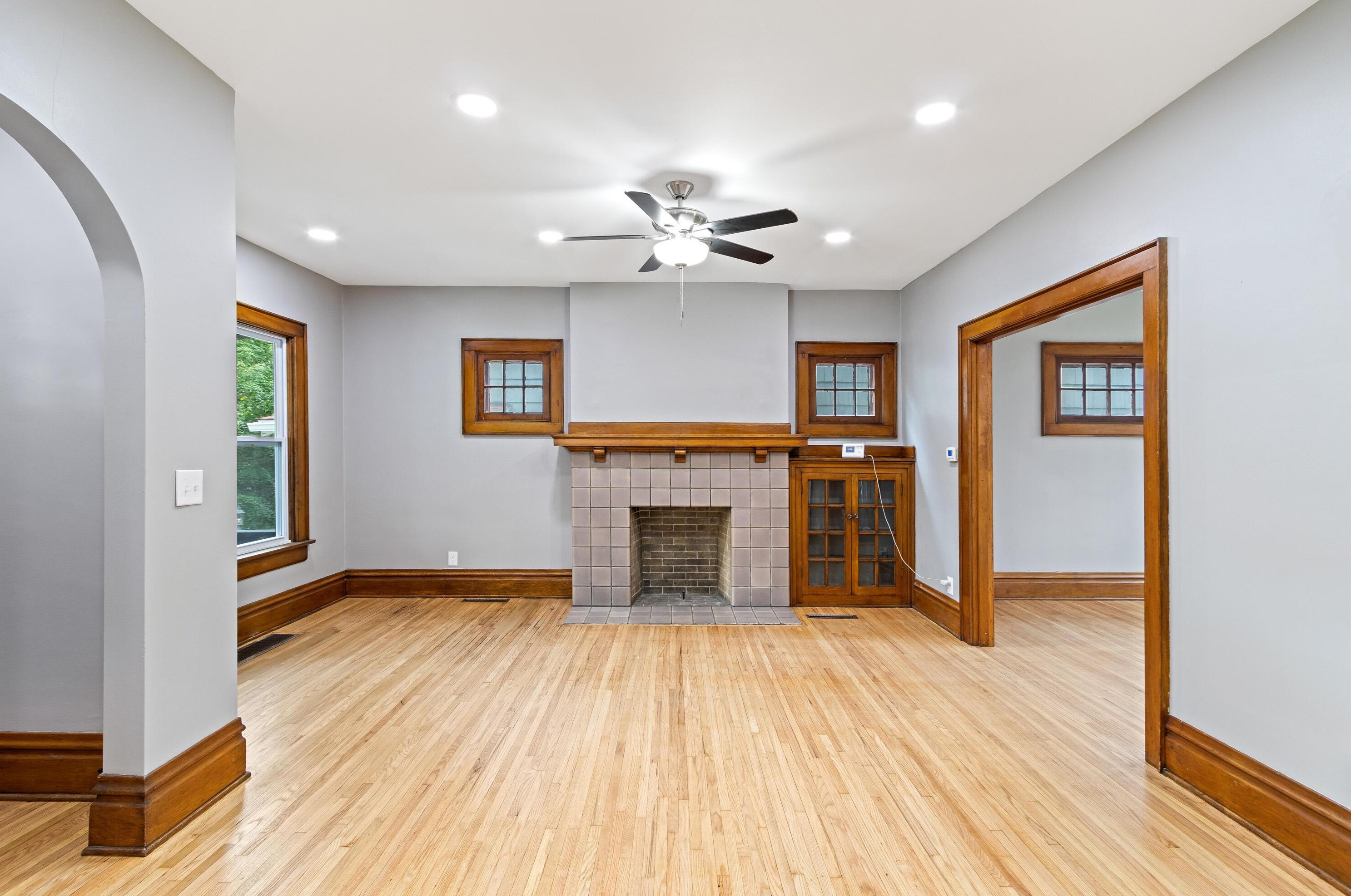 142 Longview Ave, Columbus OH  43202-1236 exterior