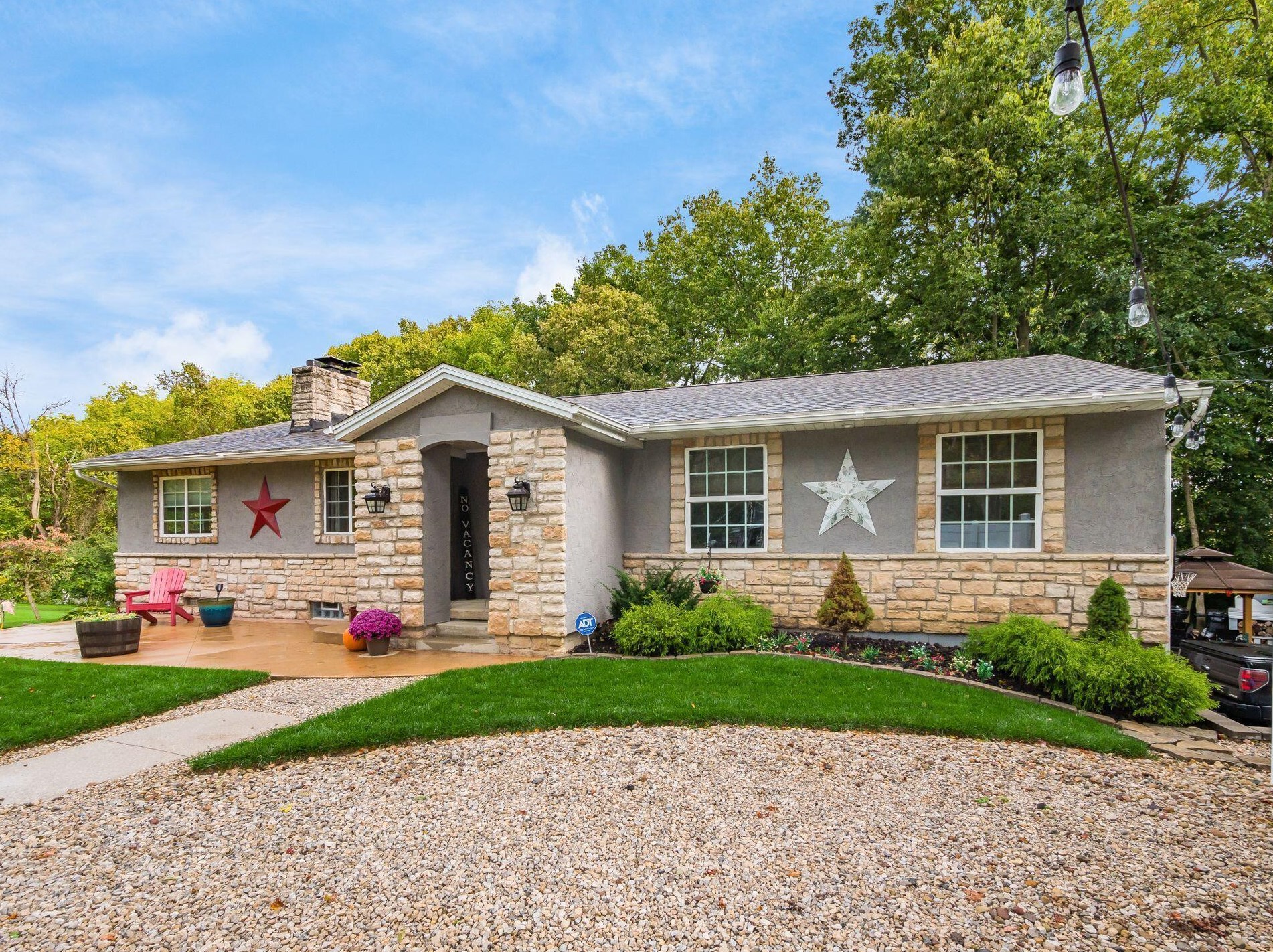 5223 Thompson Ln, Delaware, OH 43015-9327