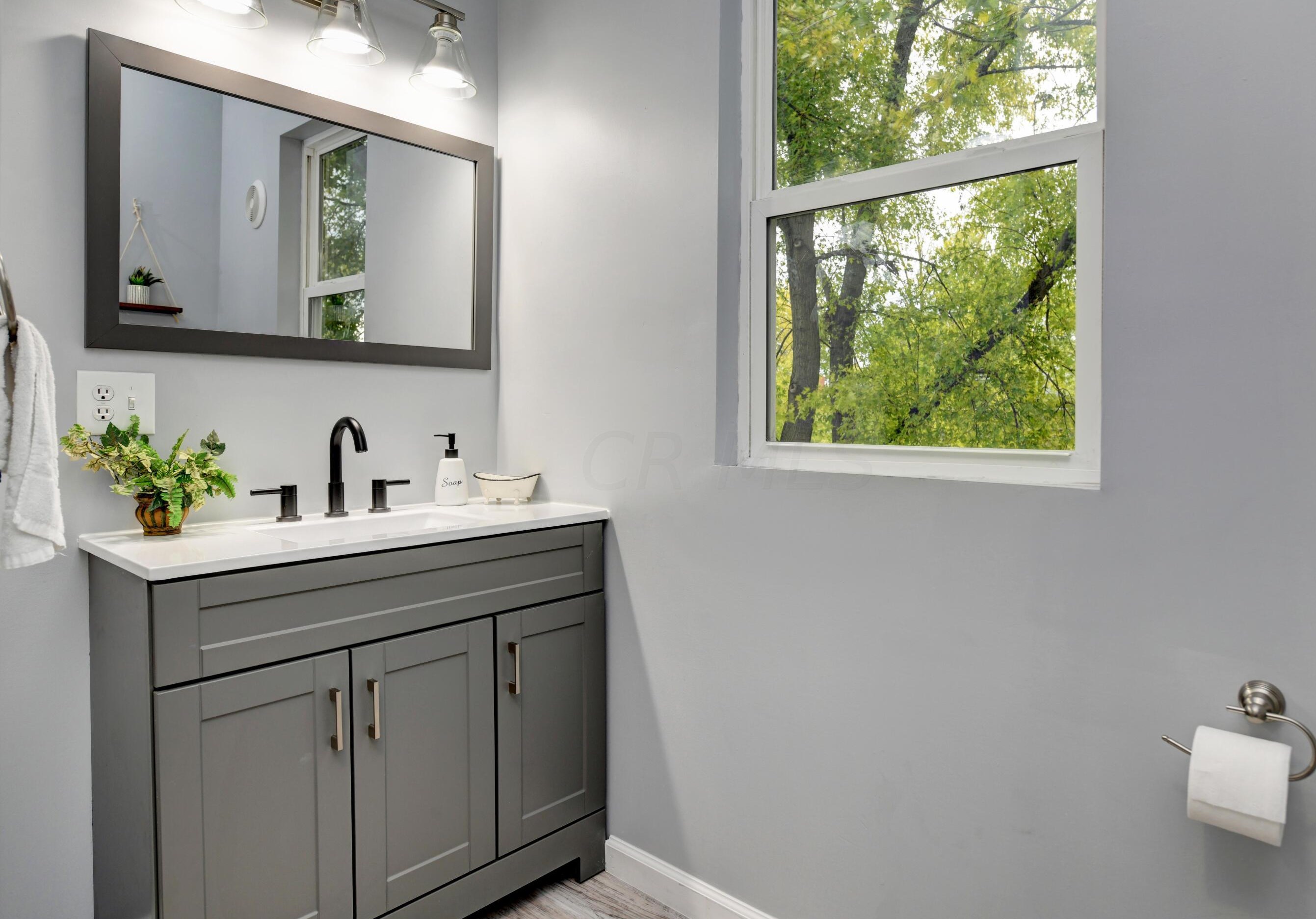 58 Terrace Ave, Columbus OH  43204-3731 exterior