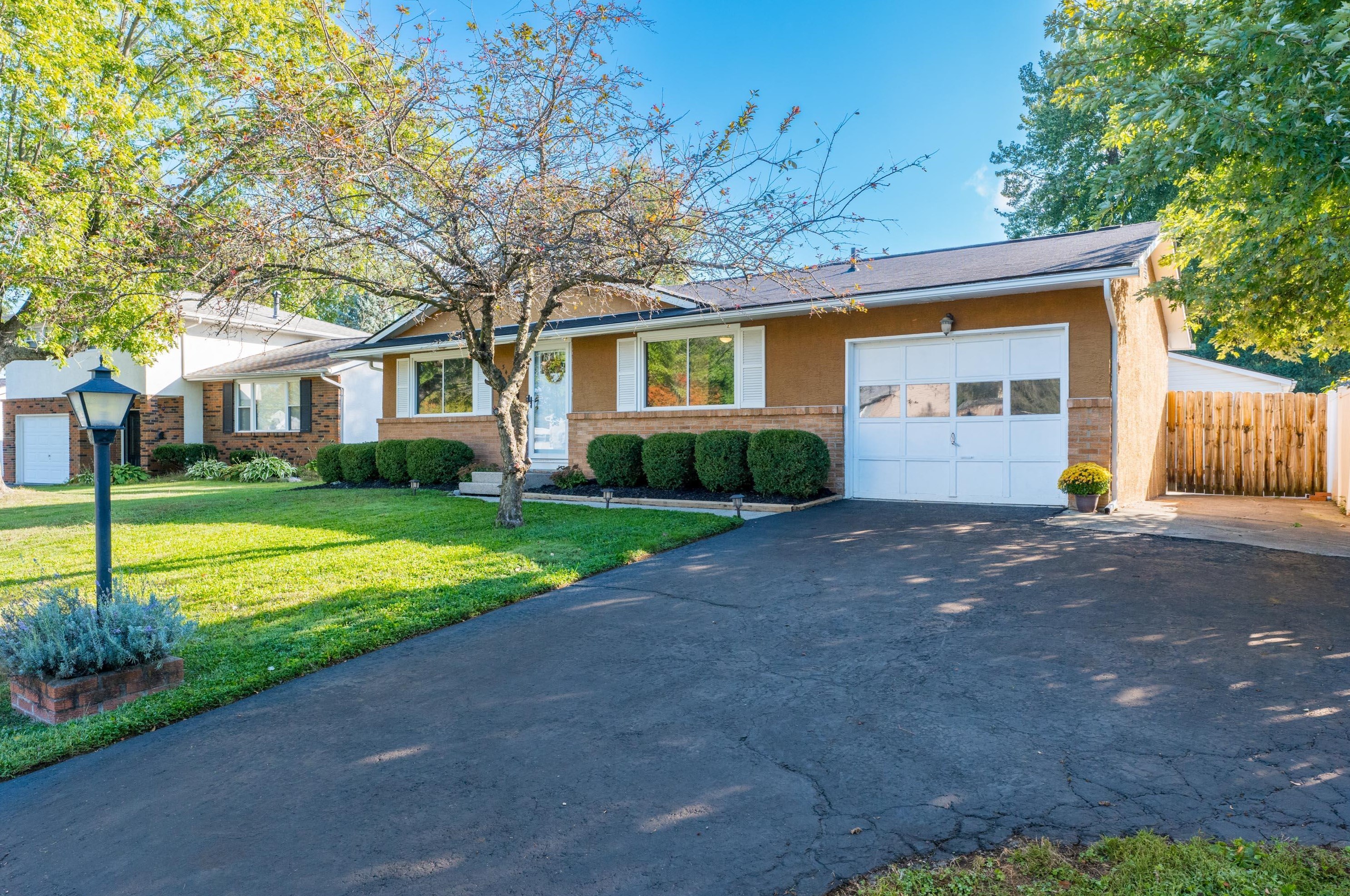3492 Graystone Dr, Columbus, OH 43232-6134